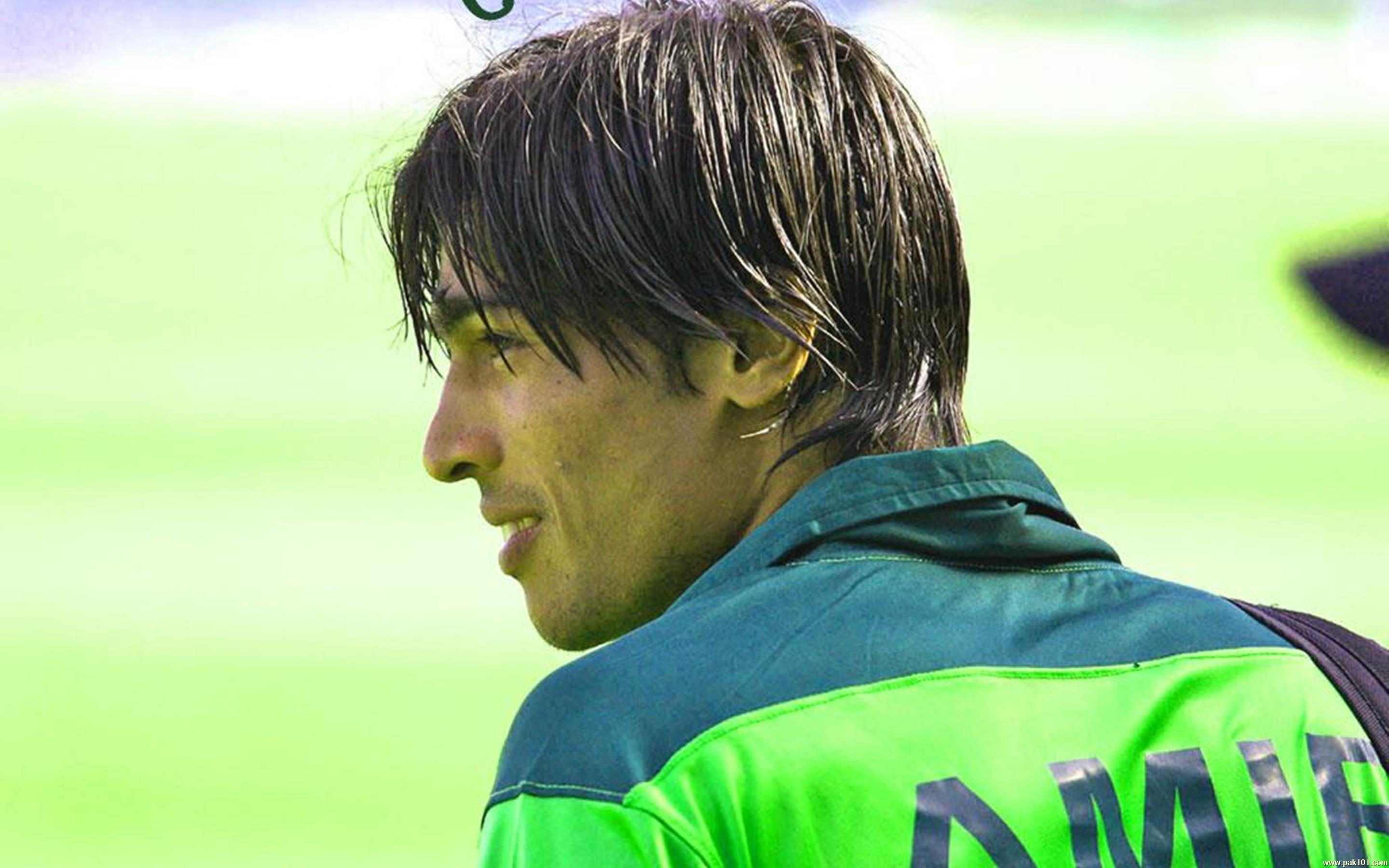 2880x1800 Wallpaper > Cricketers > Mohammad Amir > Mohammad, Amir high, Desktop