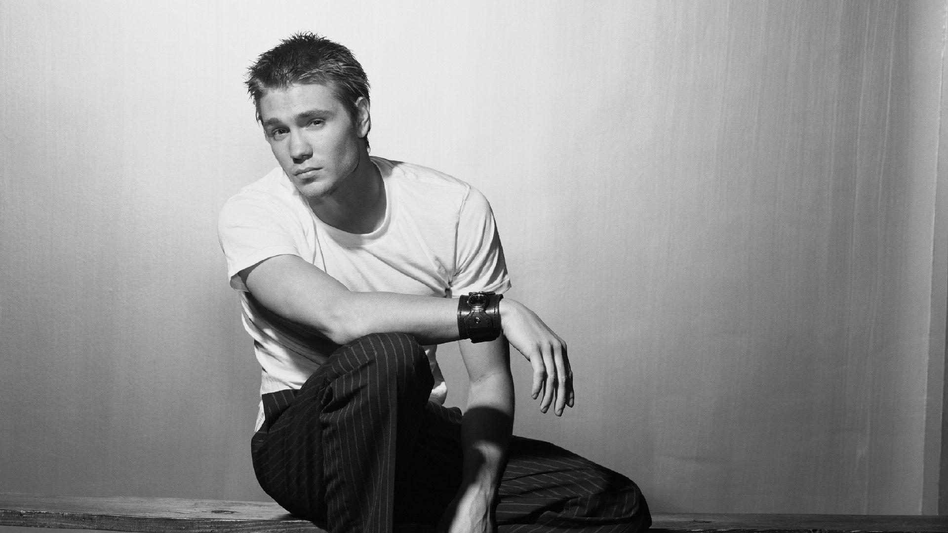 1920x1080 Download wallpaper  chad michael murray, actor, guy, ladder, Desktop