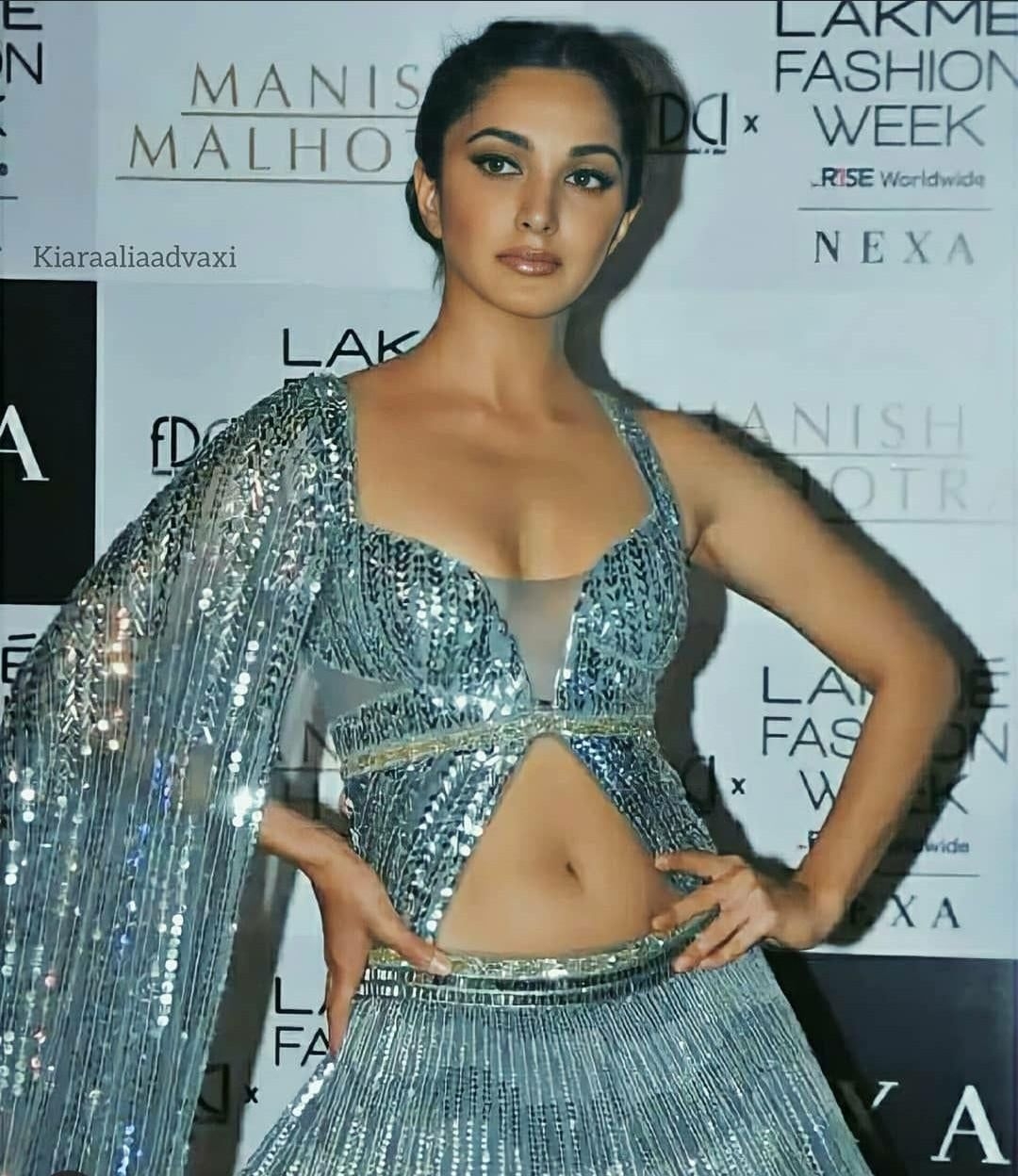 1080x1250 Kiara Advani navel, Phone