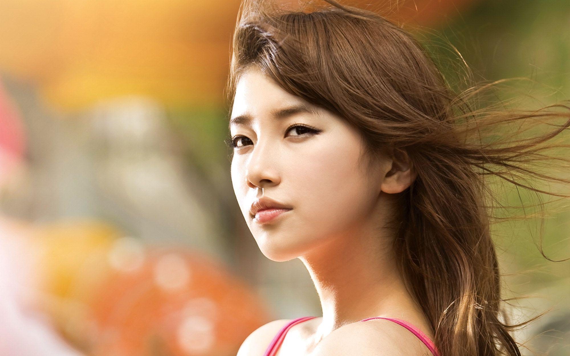 2000x1250 Suzy HD Wallpaper, Desktop