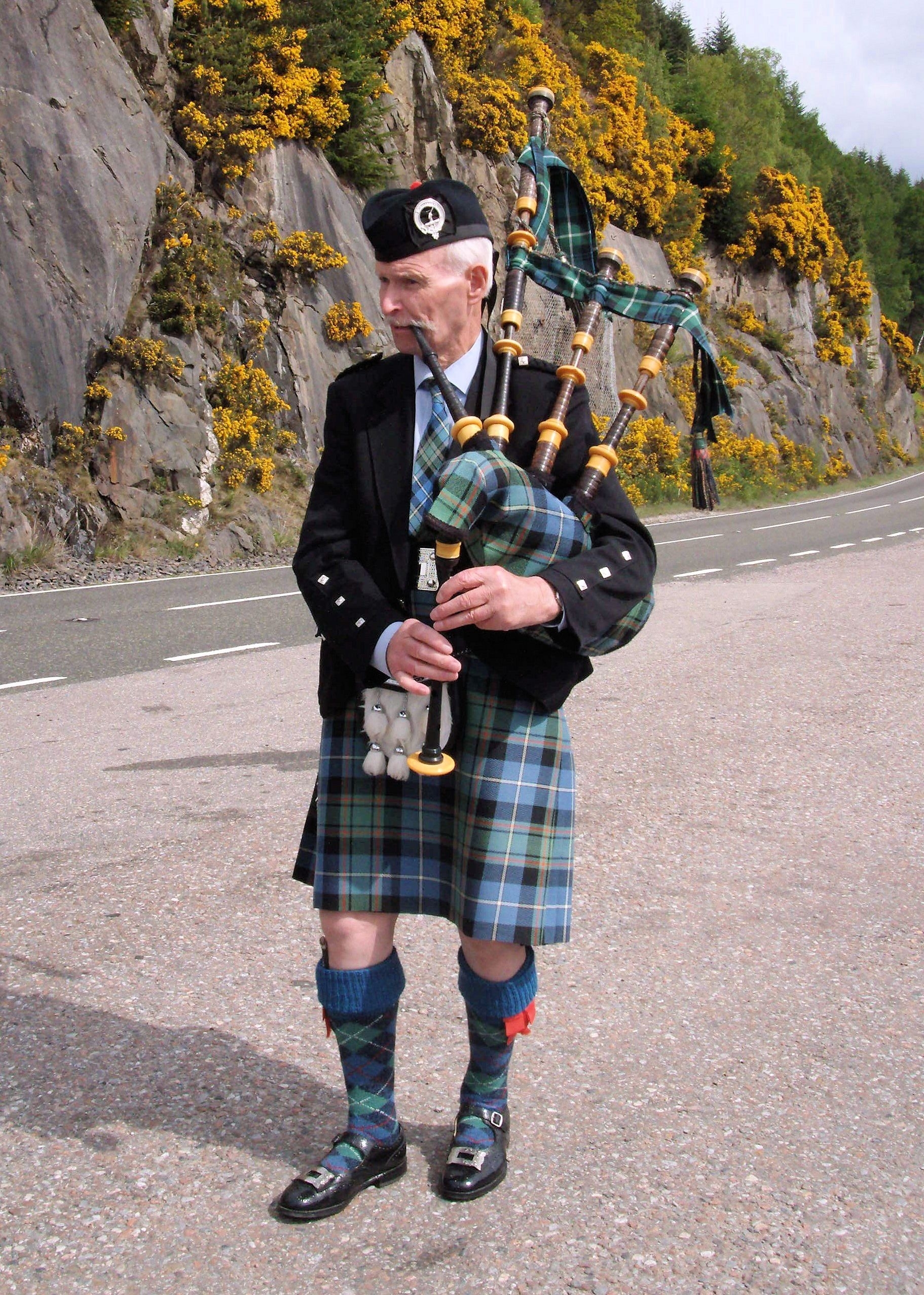 1830x2560 royalty free bagpipes image, Phone