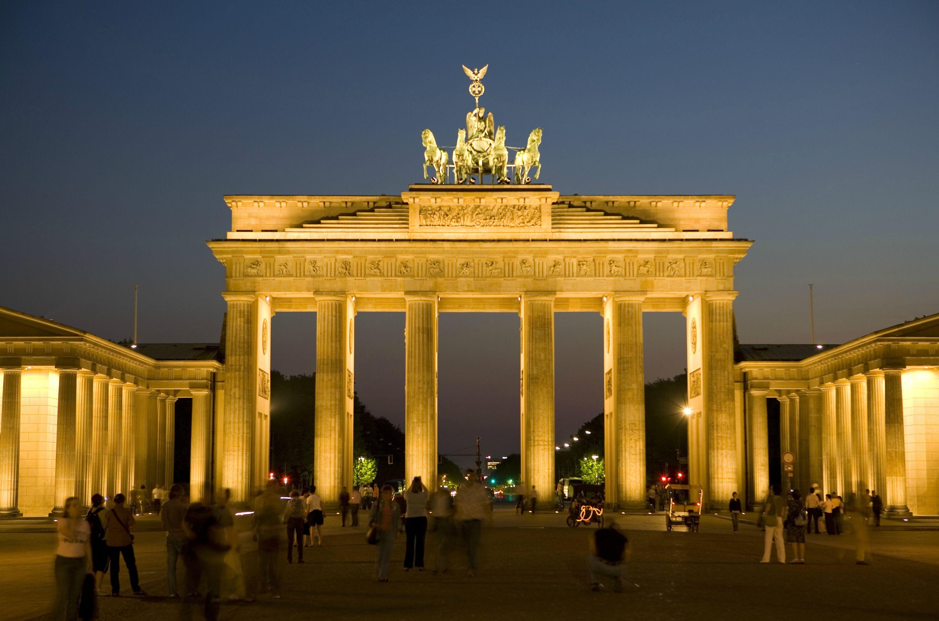 3220x2130 Wallpaper Simon Blair. Brandenburg gate, Germany, Desktop