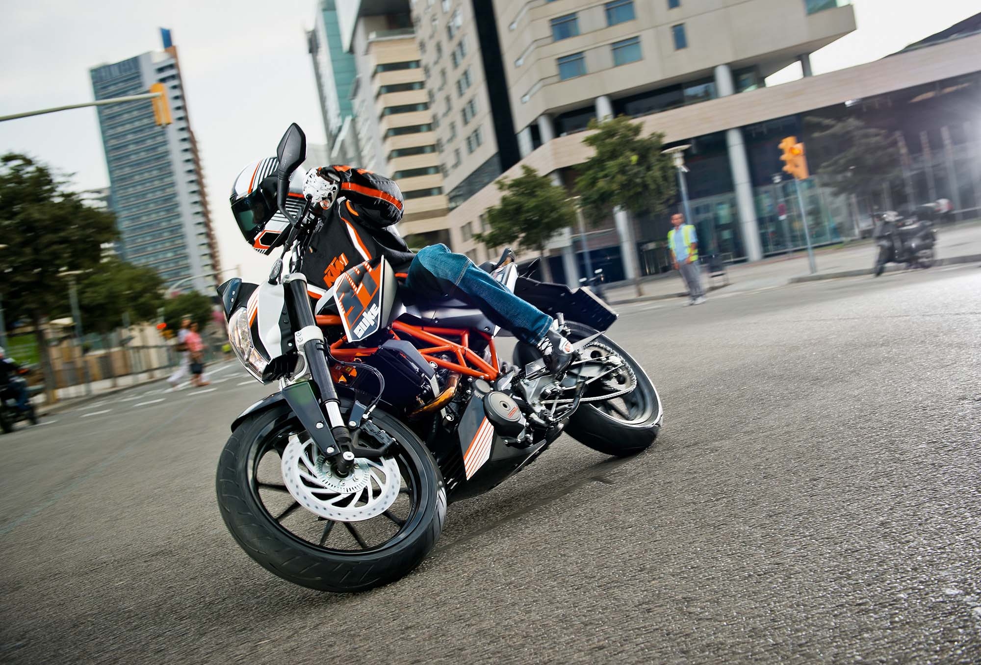 2000x1360 Modified KTM Duke Image, Prices. KTM Duke Modifications India, Desktop