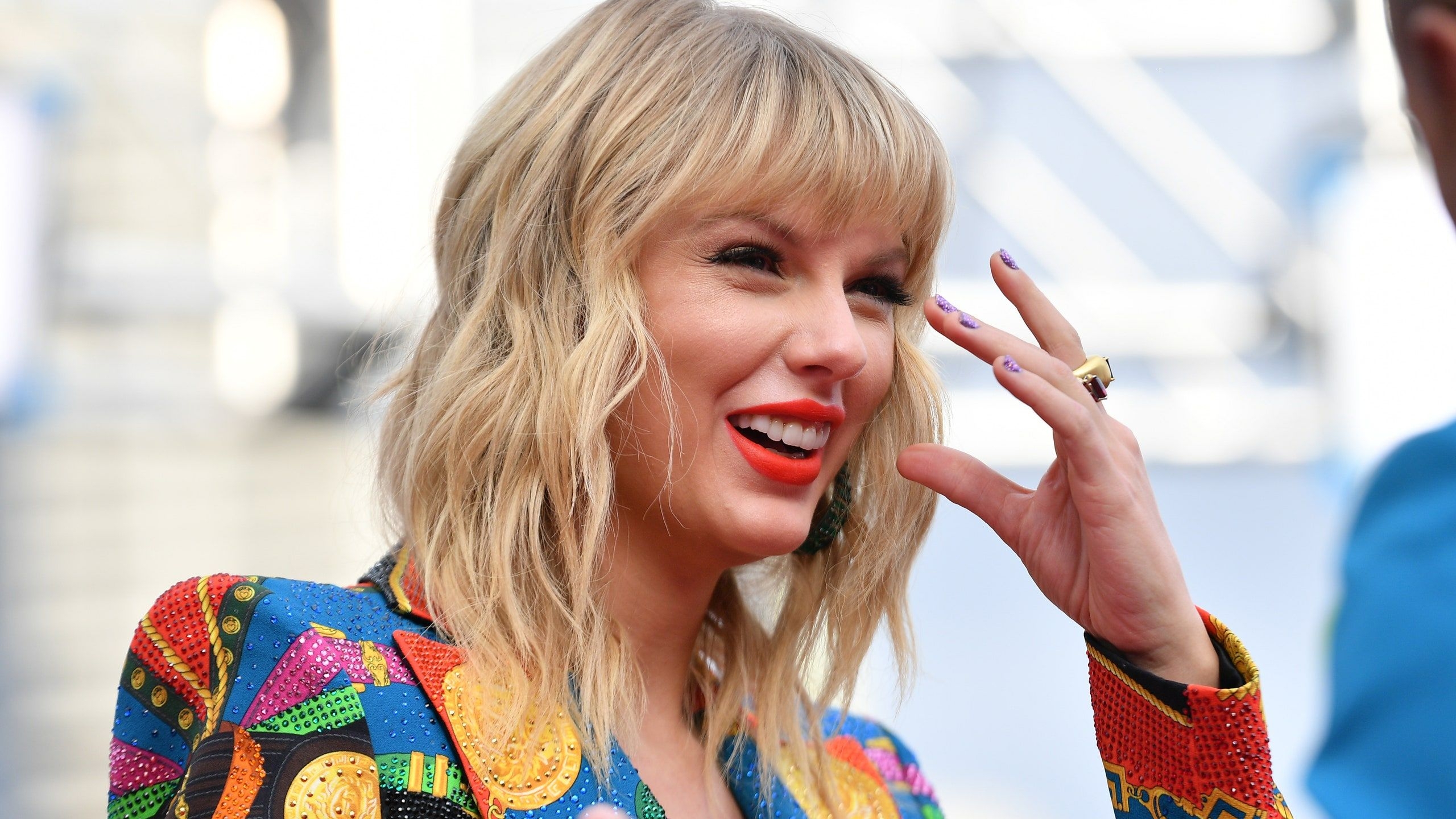 2560x1440 Taylor Swift Fans Are Freaking Out Over Her Surprise Album Announcement, Desktop