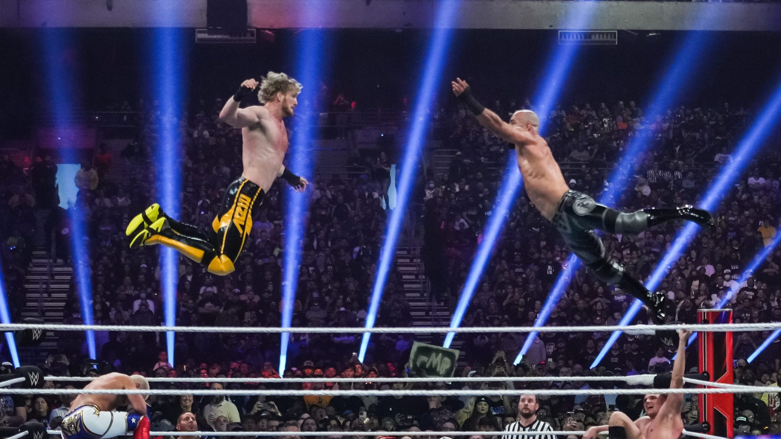 2560x1440 WWE leaning in to social media ahead of possible sale, Desktop