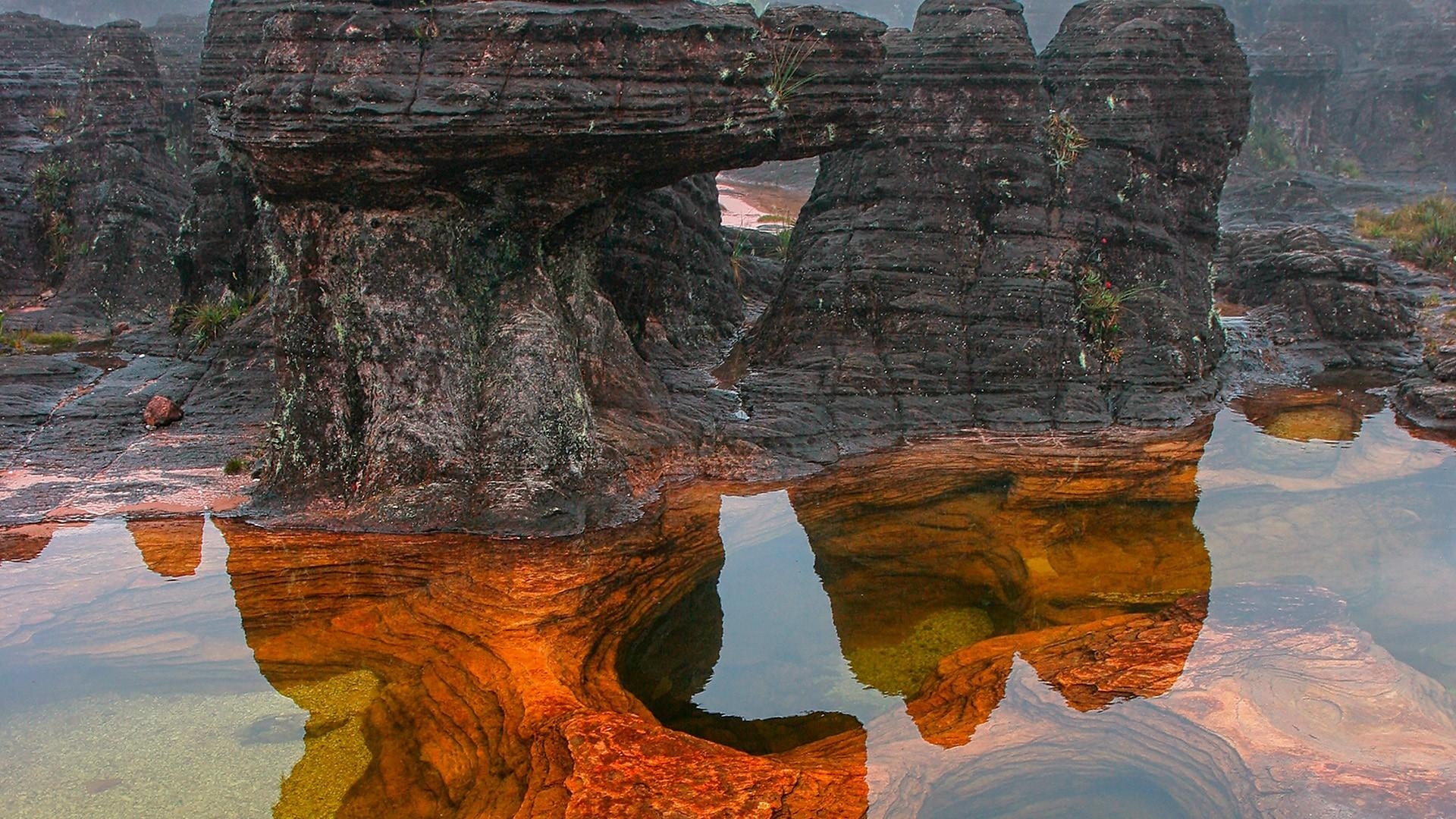 1920x1080 Natural pool on top of Mount Roraima, Venezuela. Windows 10, Desktop