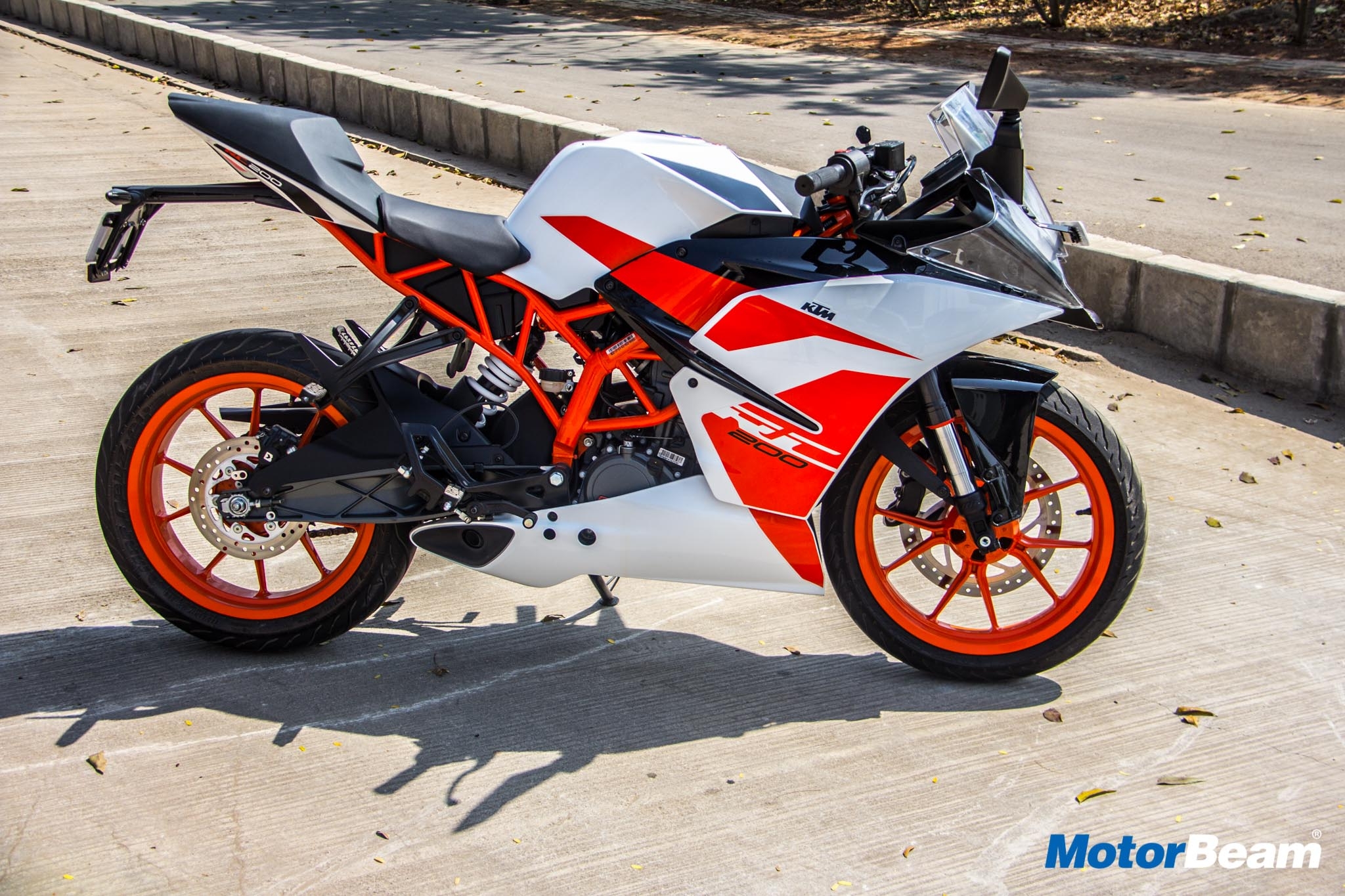 2050x1370 KTM RC 200 Price, Review, Mileage, Features, Specifications, Desktop