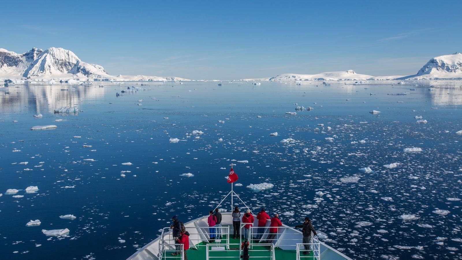 1600x900 Quest for the Antarctic Circle in Antarctica, Antarctica, Desktop