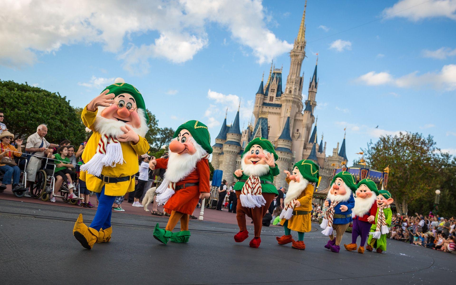 1920x1200 Parade at Magic Kingdom, Walt Disney World, the Seven Dwarfs, Desktop