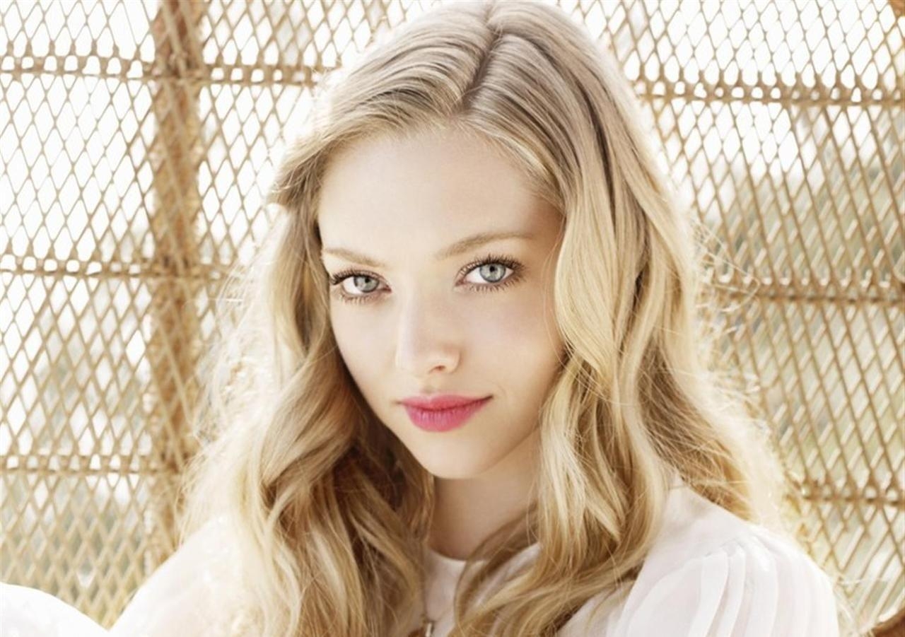 1280x910 Amanda Seyfried Wallpaper Misérables, Desktop