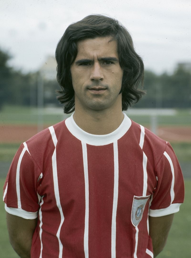 810x1080 Gerd Müller Bayern Munich, Phone