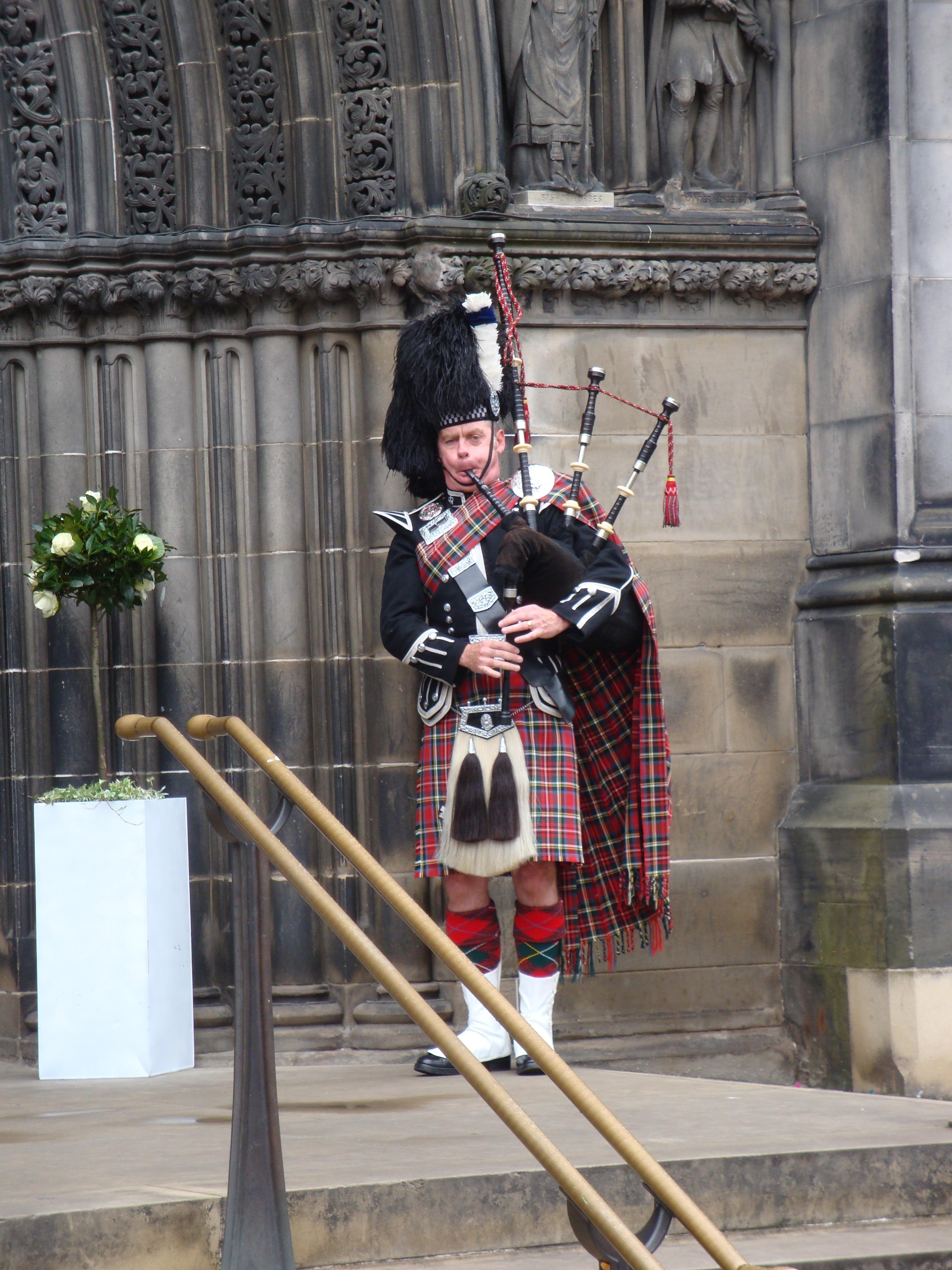 2740x3650 men's scotland traditional dress and bag pipe free image, Phone