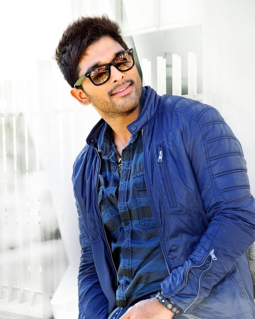 1000x1250 Allu Arjun Photo Image Wallpaper.suntiros.com, Phone