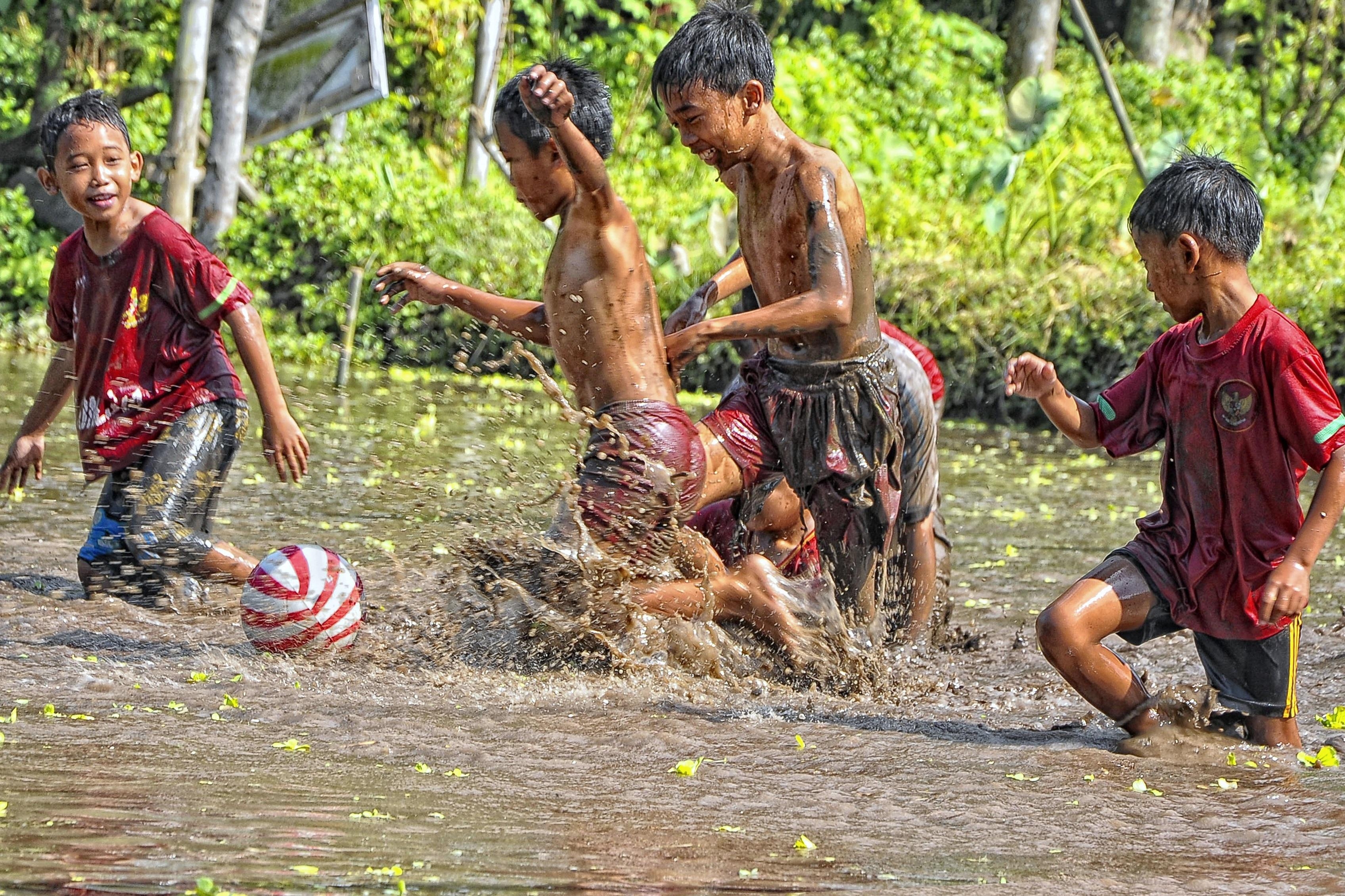 3400x2270 Jogjakarta, Ball, Child, Mud, Yogyakarta, boys, childhood free image, Desktop