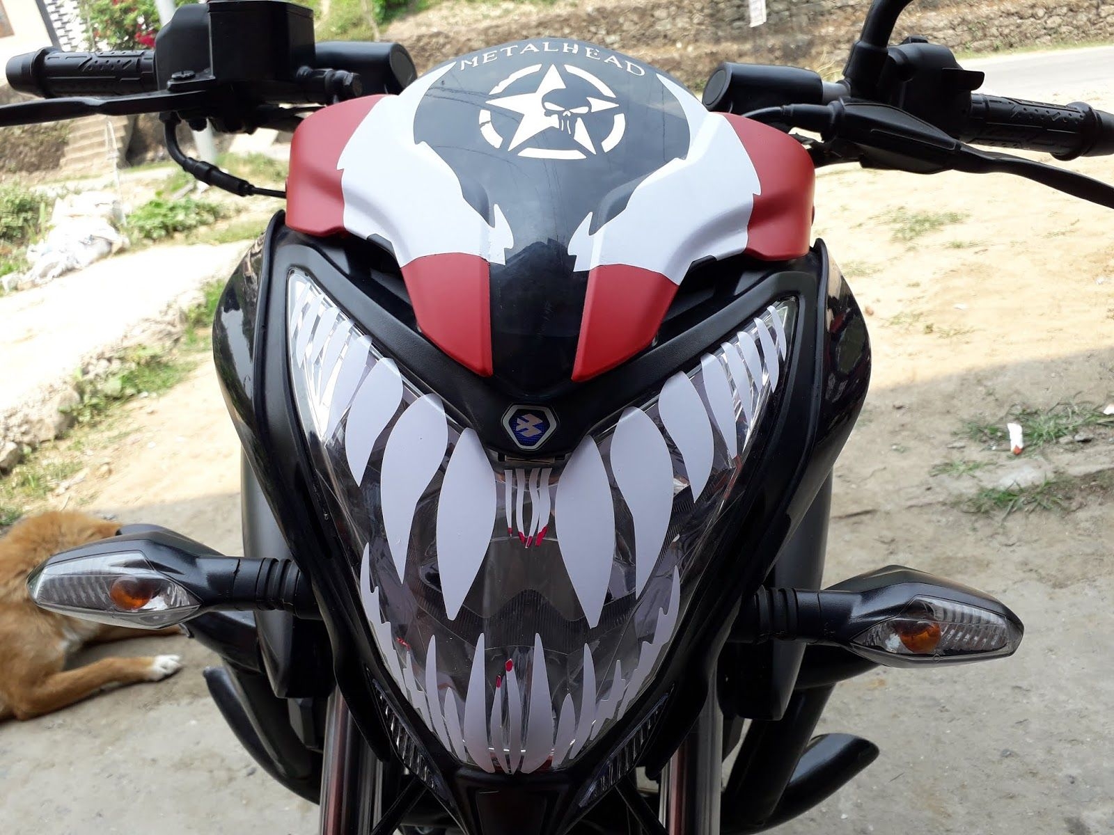 1600x1200 MB Sticker House & Digital Arts: Venom Ns 200 Headlight Design, Desktop