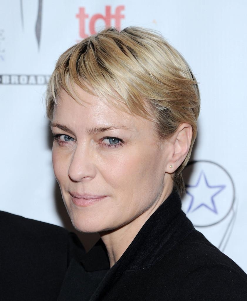 850x1030 Picture of Robin Wright, Picture Of Celebrities, Phone