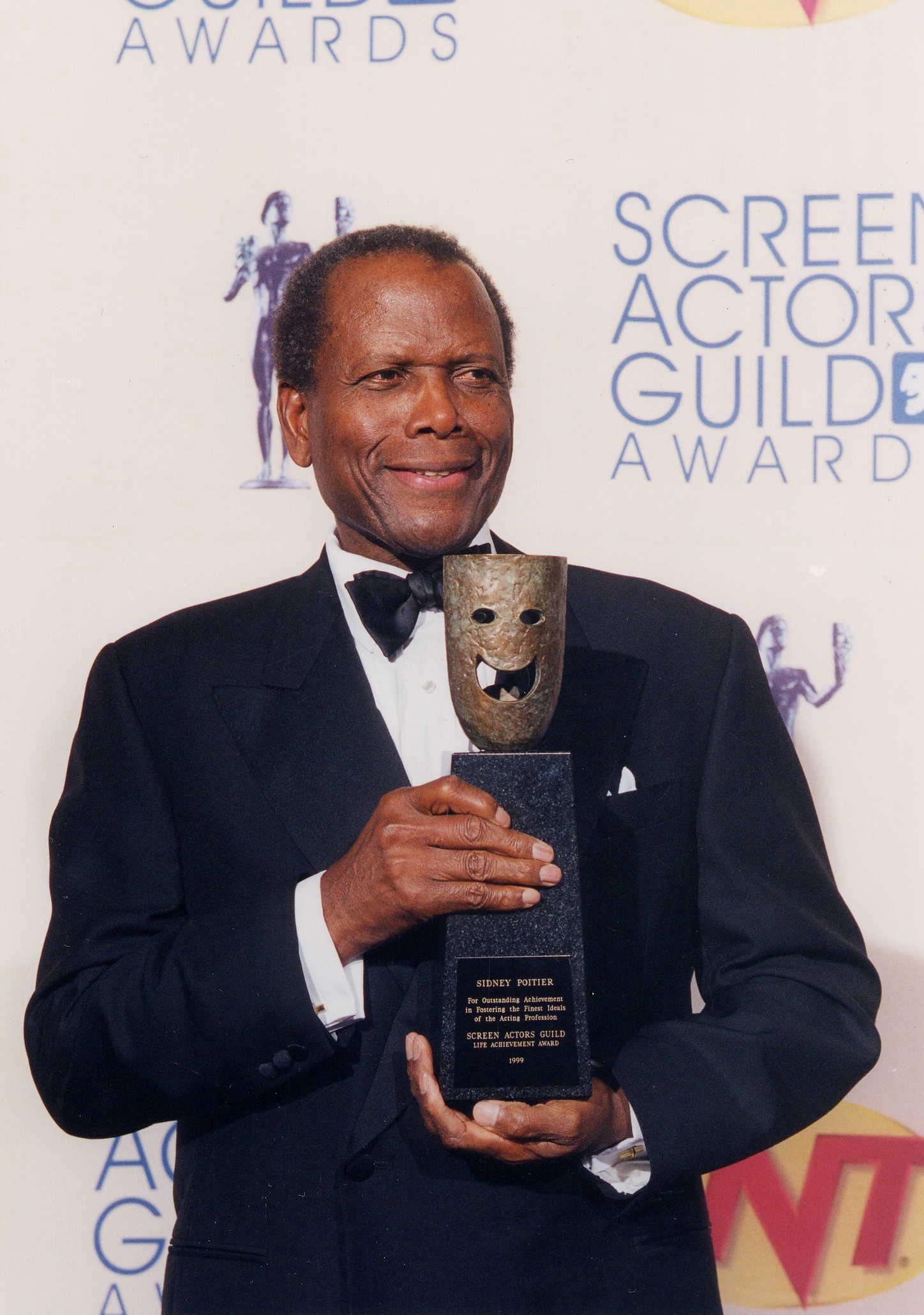 1450x2060 Picture of Sidney Poitier Of Celebrities, Phone