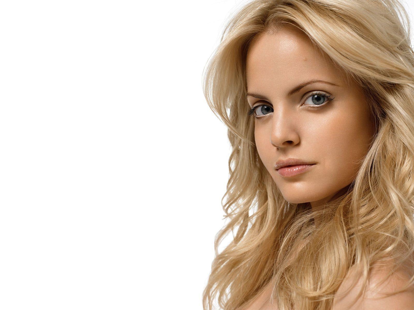 1600x1200 Mena Suvari Wallpaper. High Definition. 100% Quality Mobile, Desktop