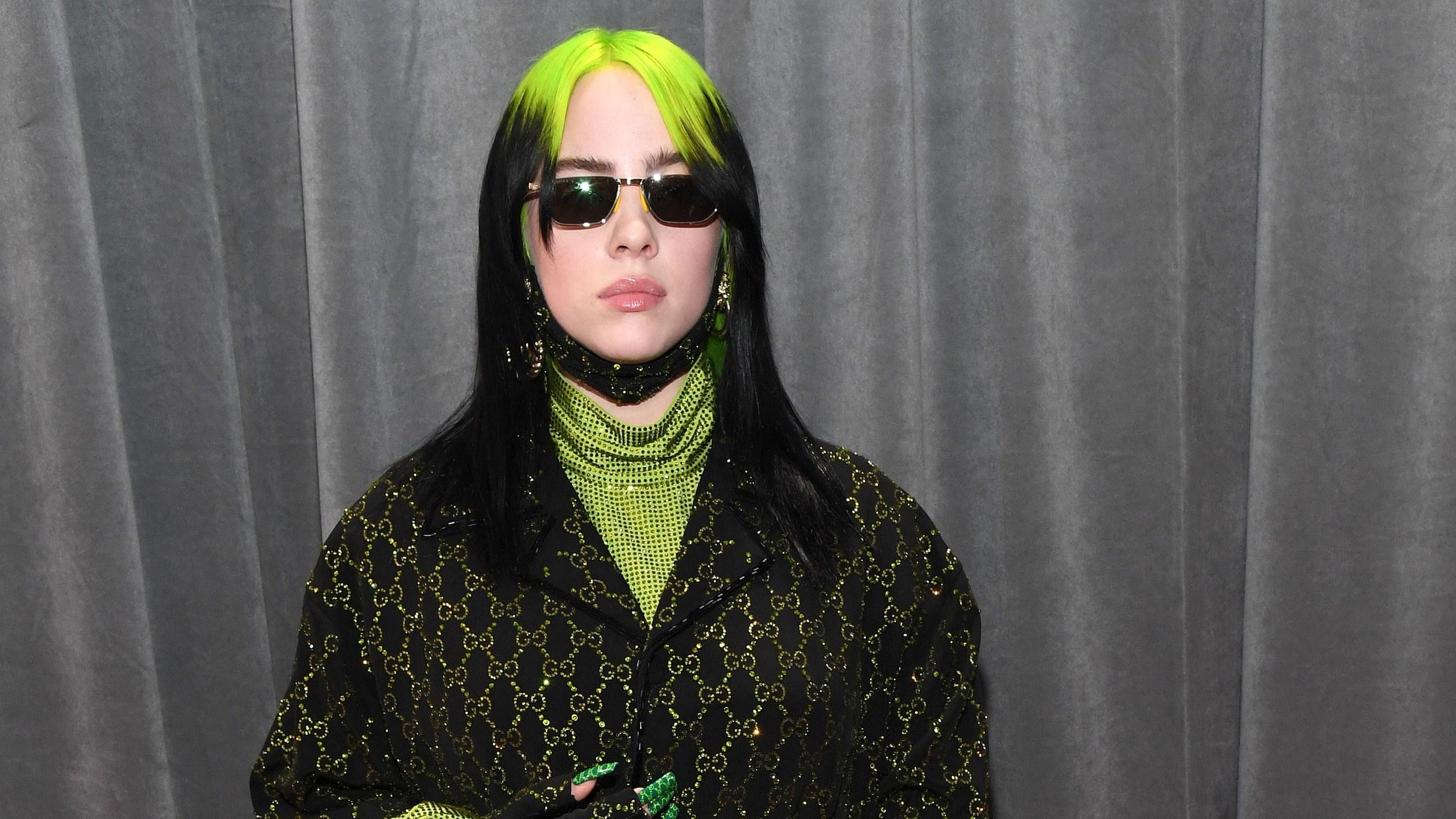 2560x1440 Grammys 2020: Billie Eilish Wears Gucci Themed Nails On, Desktop