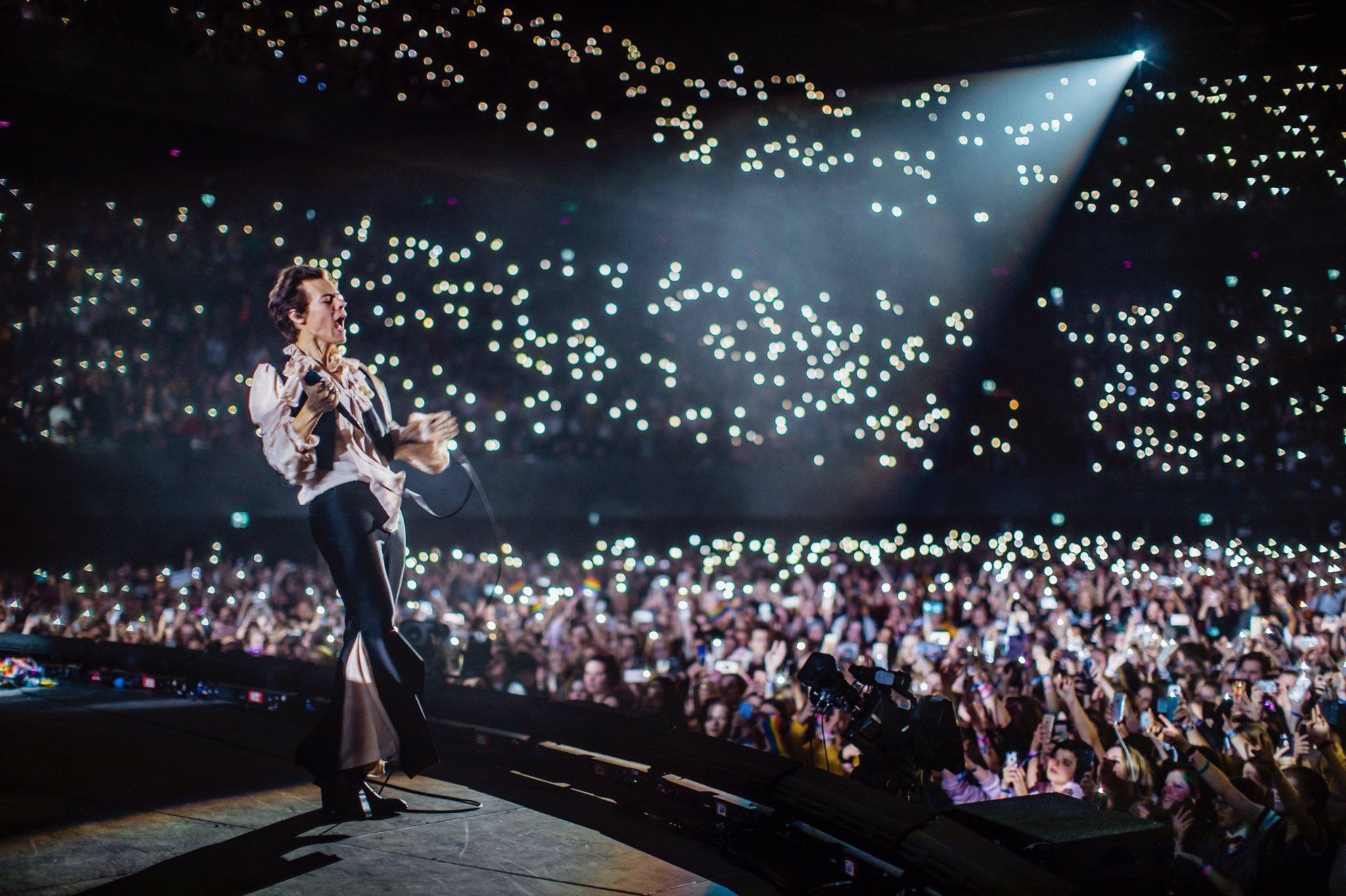 2050x1370 Harry❤️. Fotos de one direction, Harry, Desktop