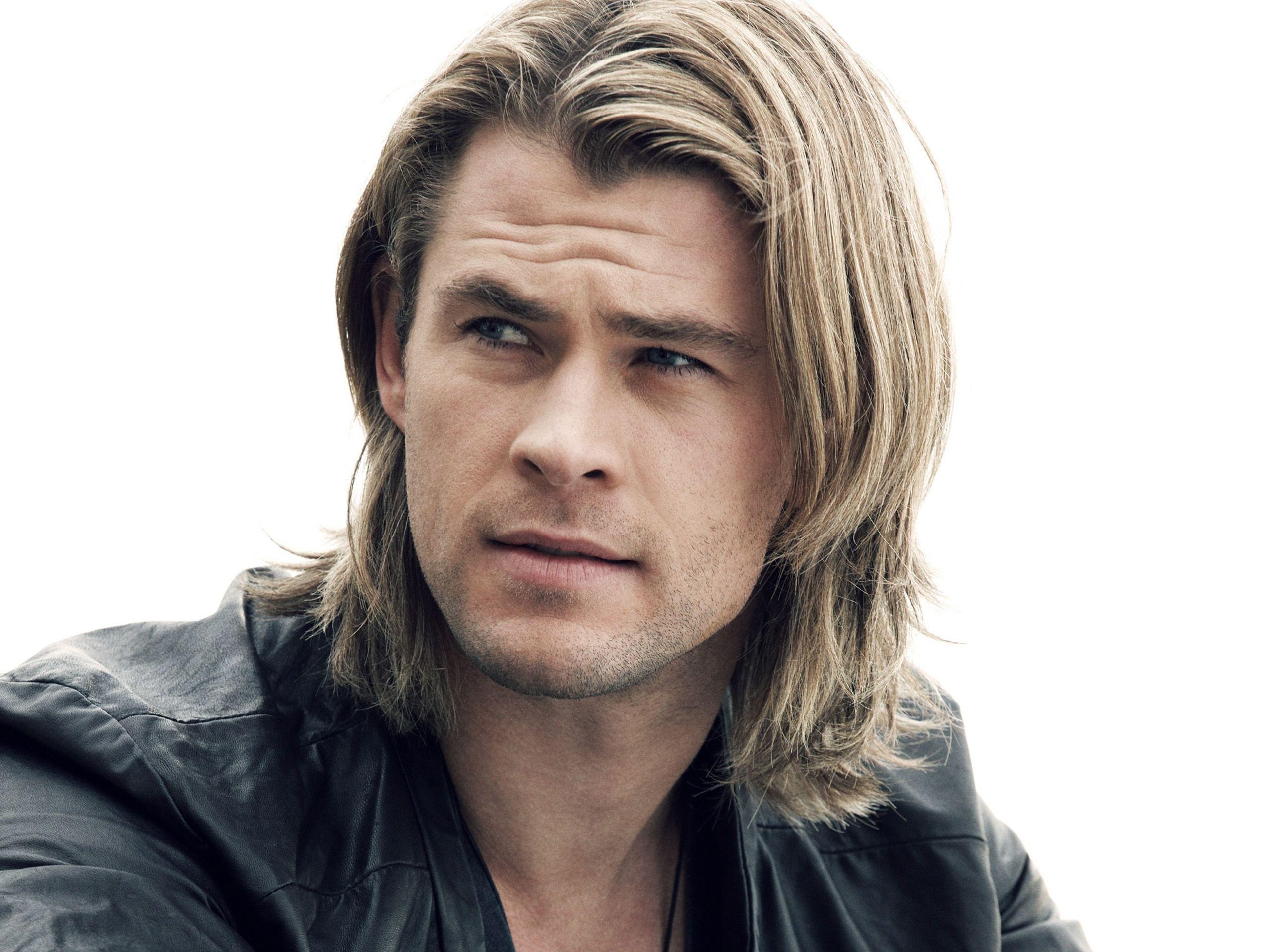 2560x1920 Chris Hemsworth Wallpaper, Desktop