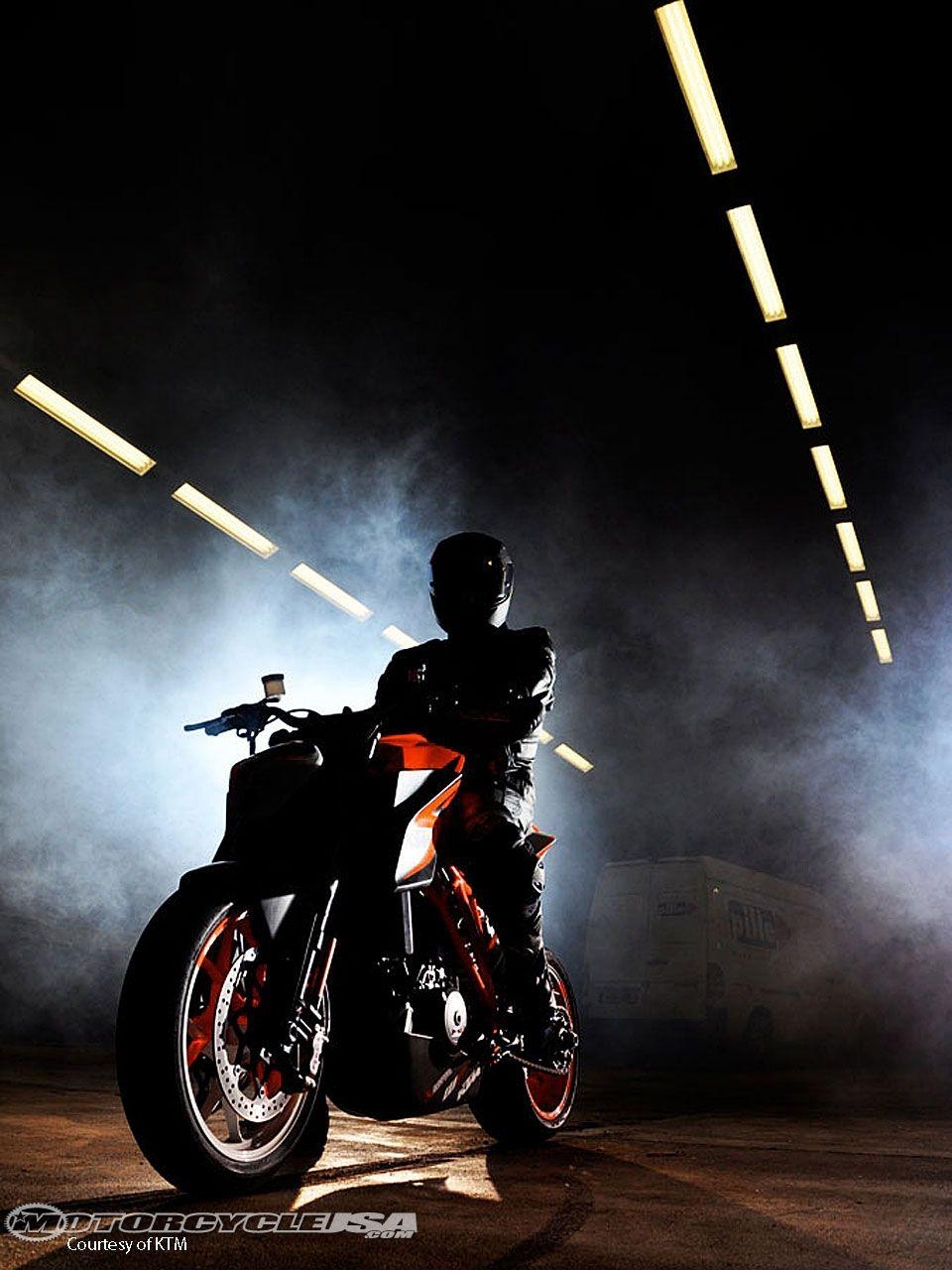 960x1280 KTM 1290 Super Duke R Prototype Photo, Phone