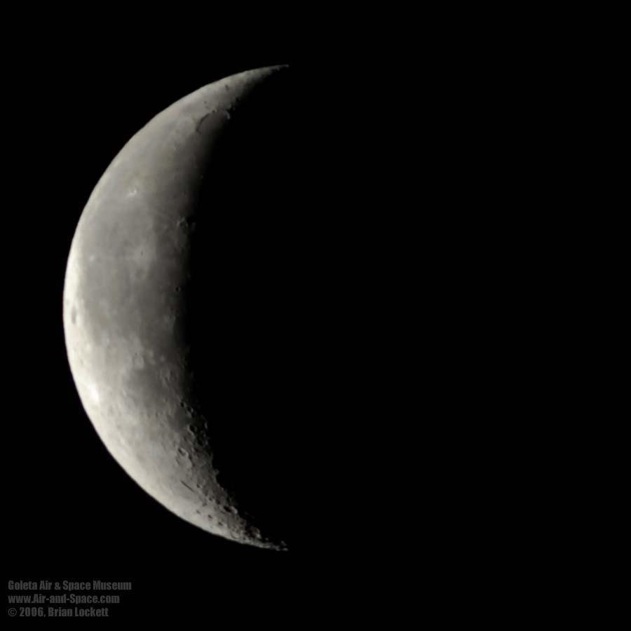 900x900 px Crescent Moon (41.39 KB).05.2015, Phone