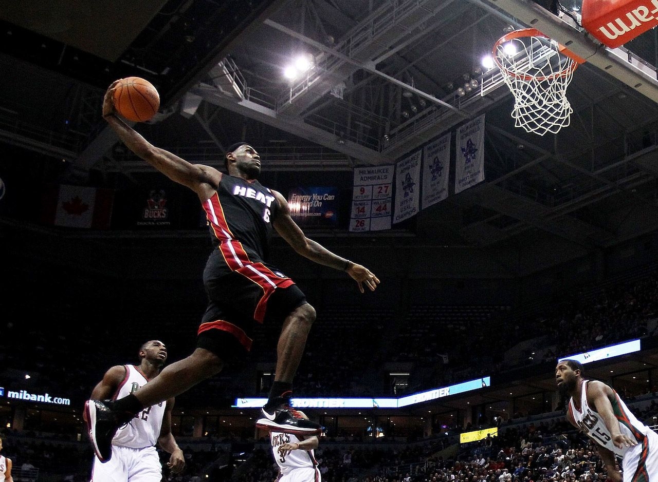 1280x940 Dunking Wade Lebron Dunk.wallpapertip.com, Desktop