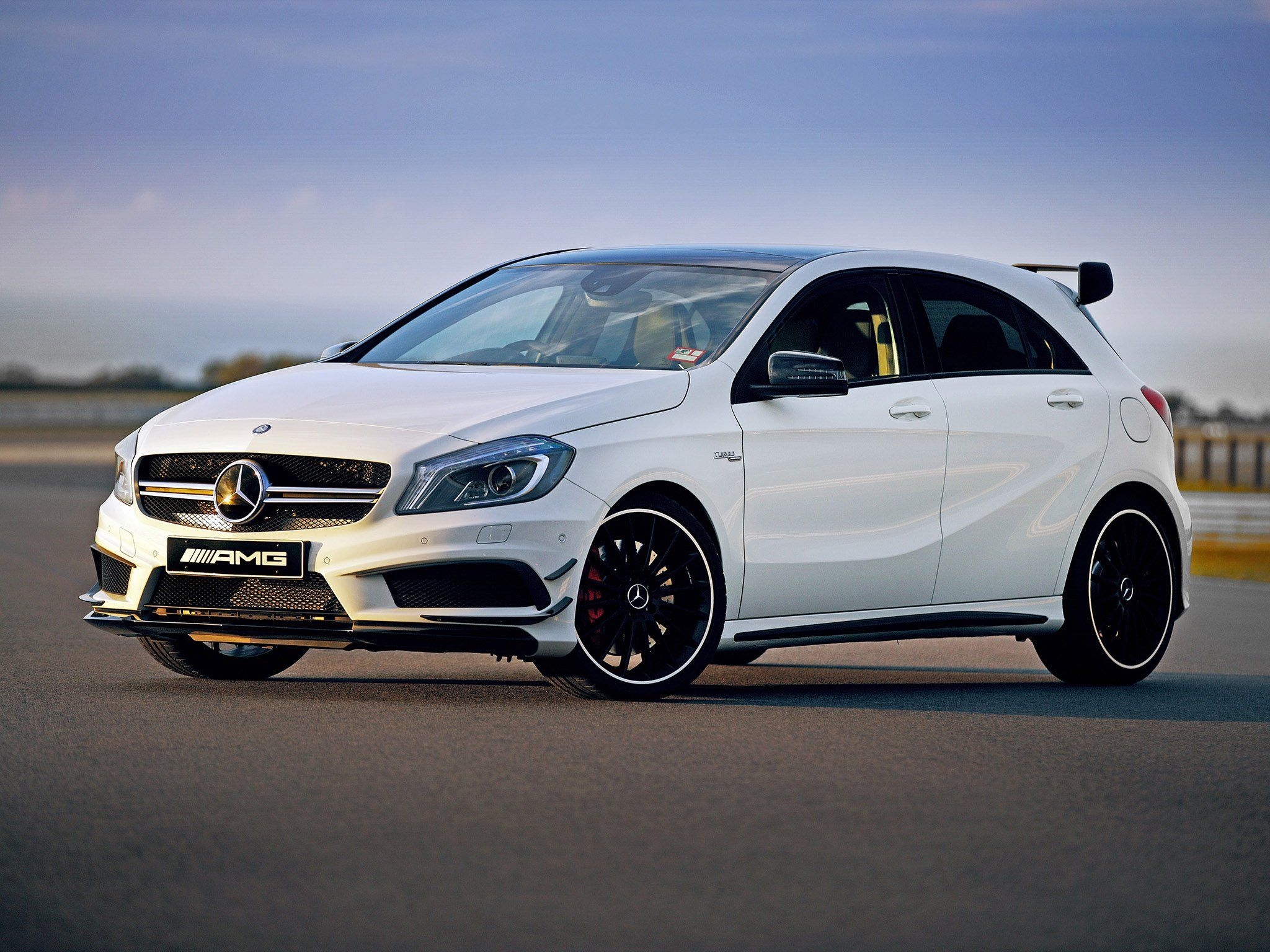 2050x1540 Mercedes A45 Amg, Desktop