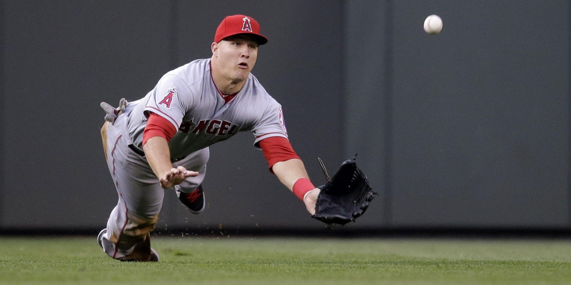 2000x1000 2048x1280px Mike Trout Talented Baseball Player, Dual Screen