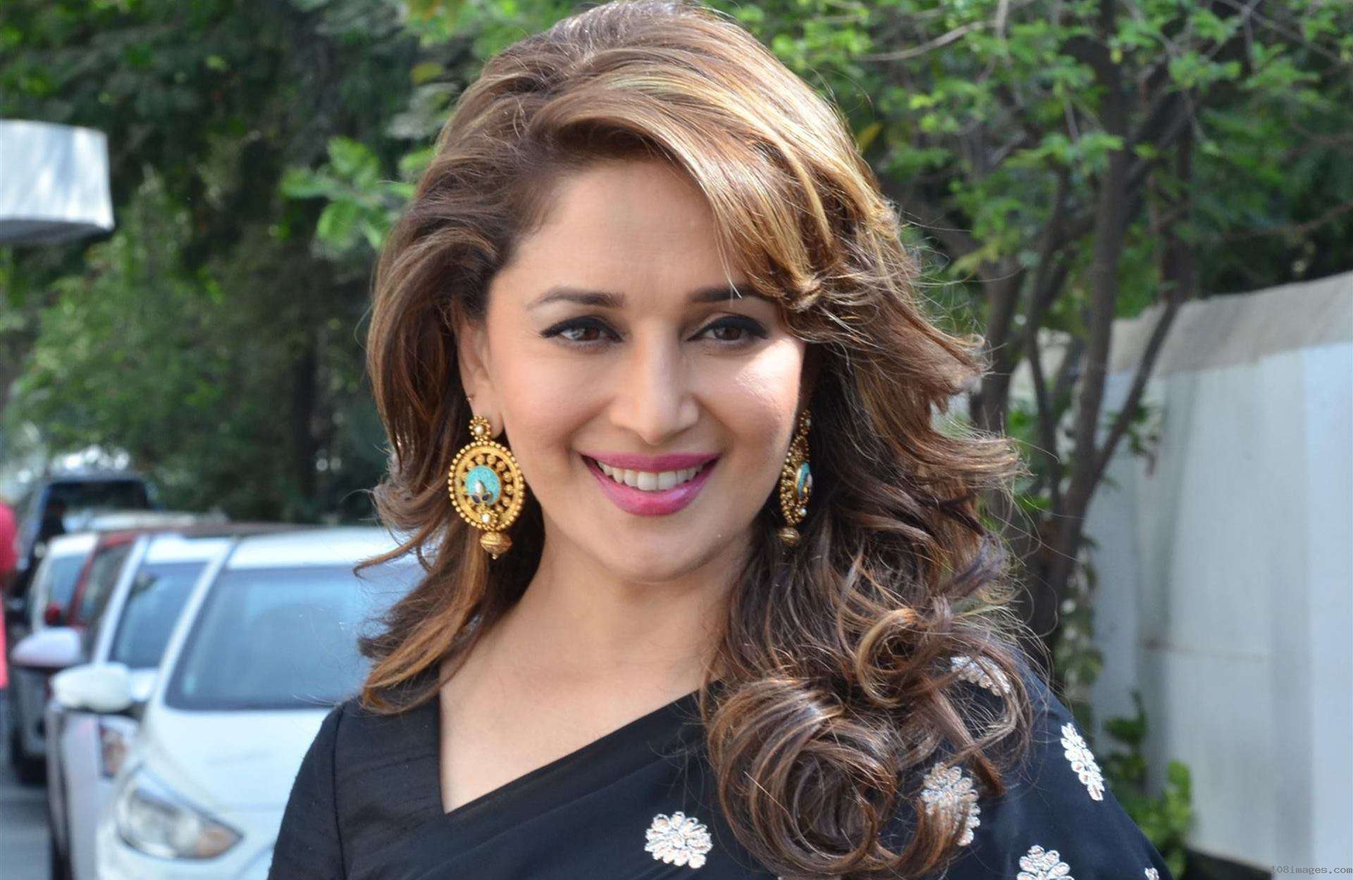 1920x1250 ✓Madhuri Dixit HD Photo, High Resolution, Desktop Wallpaper Android iPhone Mobile, Desktop