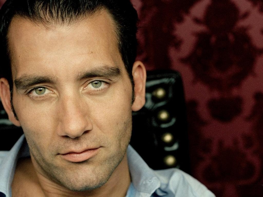 1030x770 Clive Owen Daughters HD Wallpaper, Background Image, Desktop