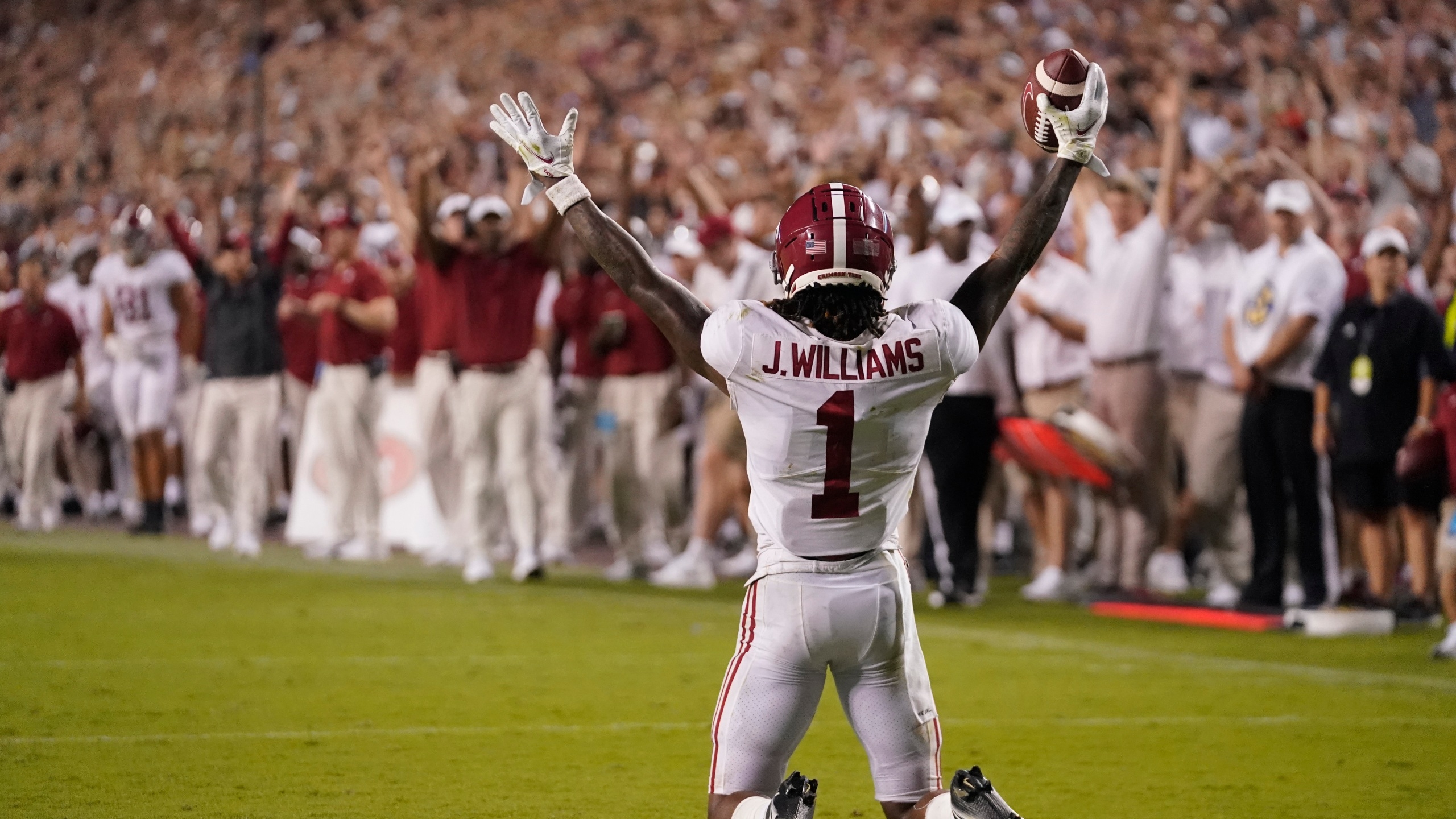 2560x1440 Alabama's Jameson Williams declares for NFL draft, Desktop