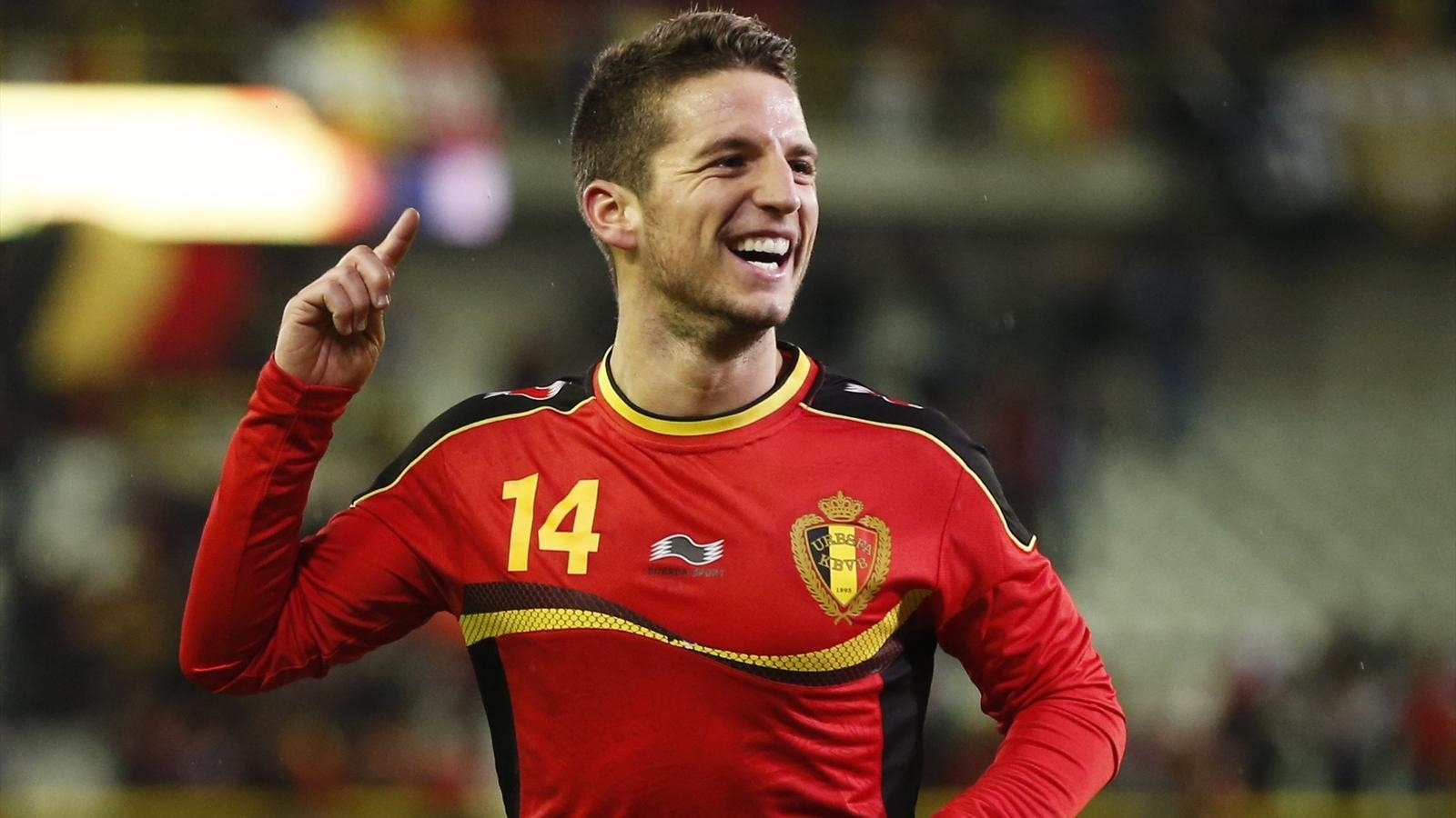 1600x900 Dries Mertens Football Wallpaper, Desktop