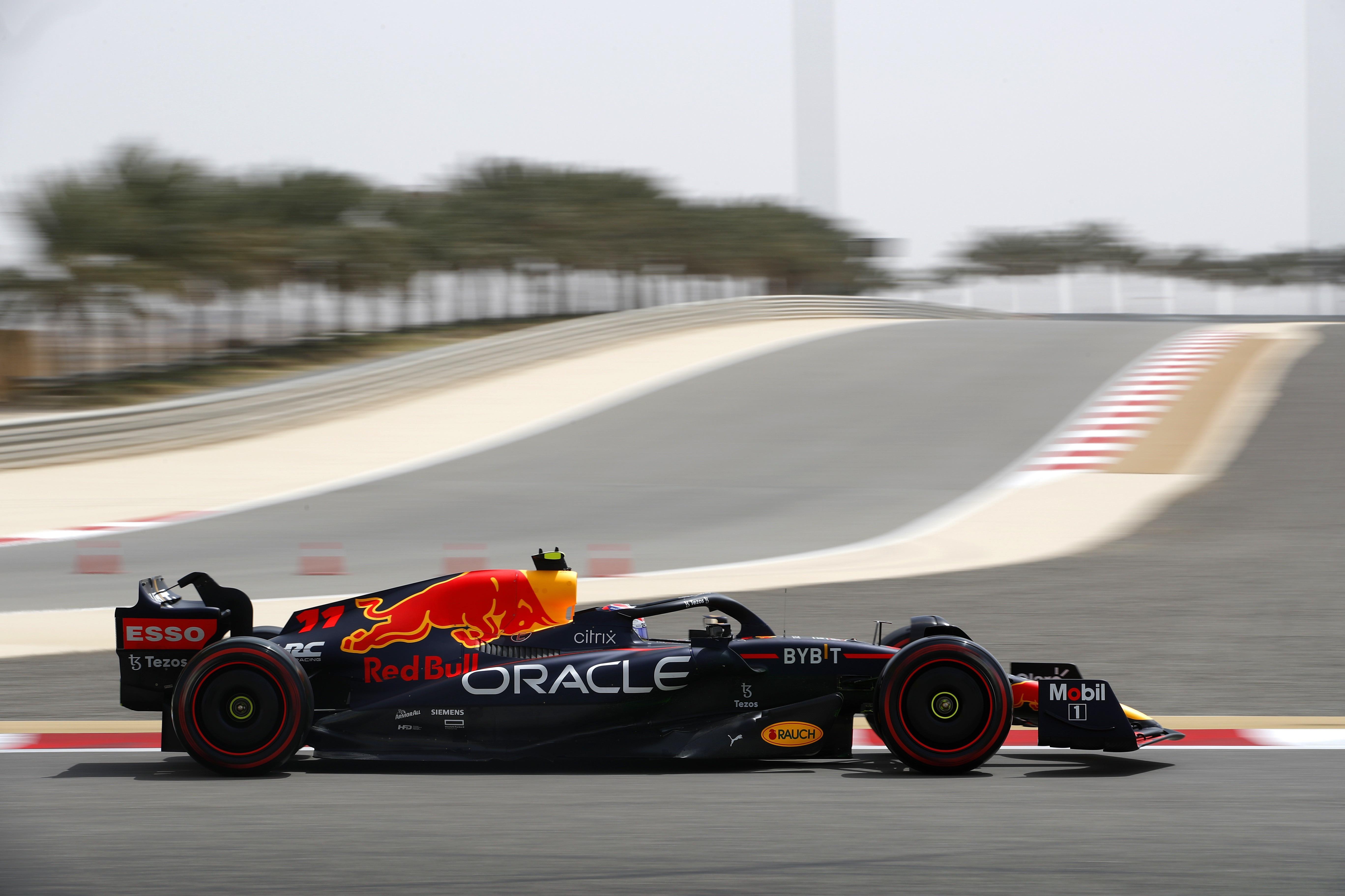 5480x3650 Sergio Perez on day 3 of Bahrain Testing 2022. (3648 x 5472), Desktop