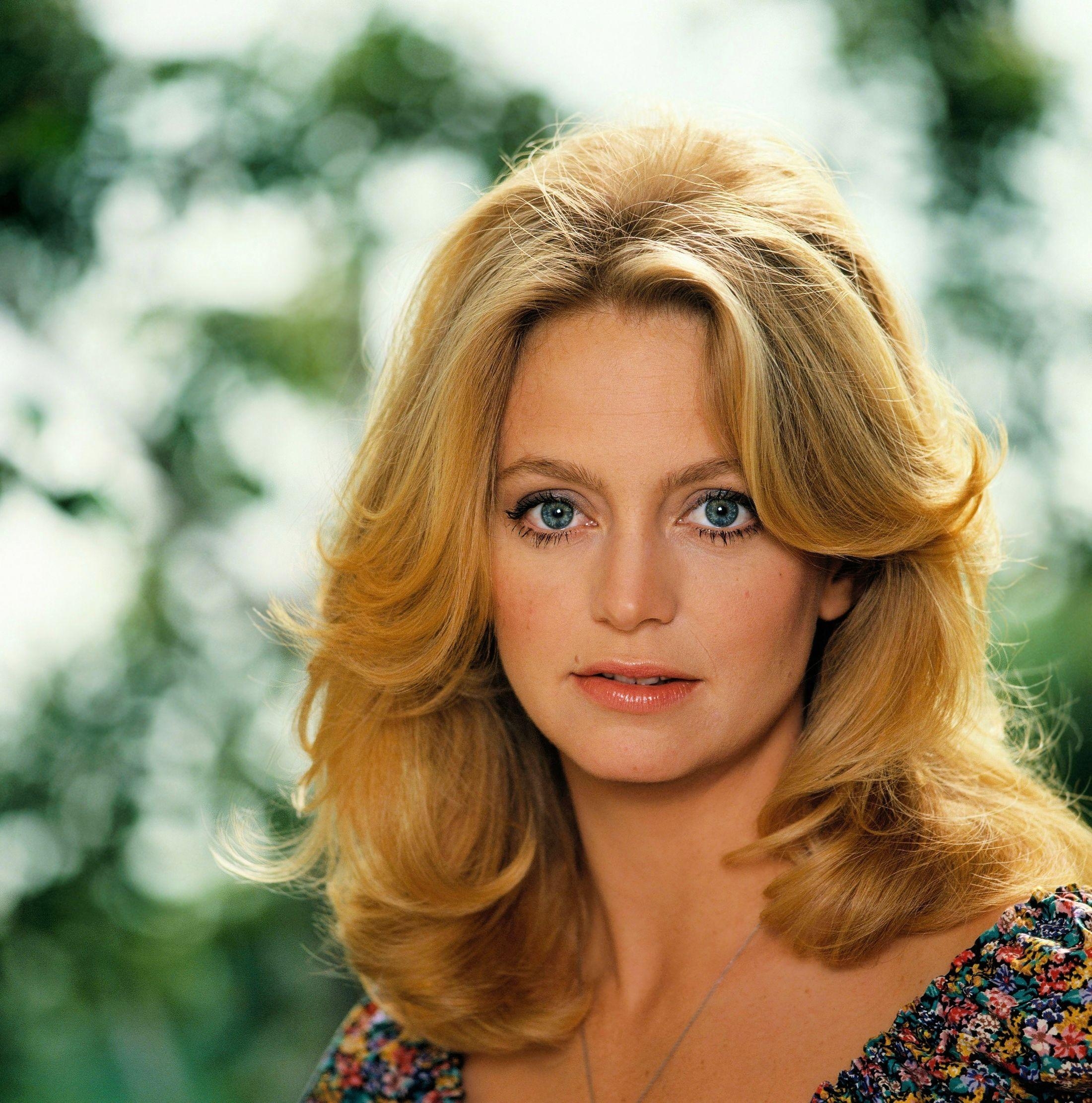 2200x2230 HD Goldie Hawn Wallpaper, Phone