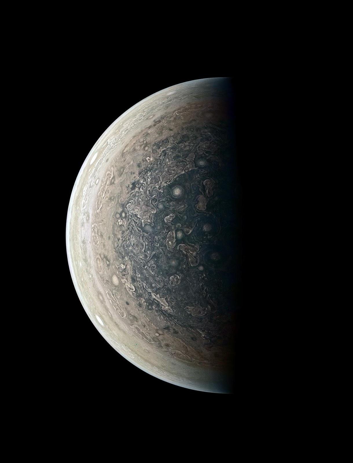 1220x1600 The south pole of Jupiter, Phone