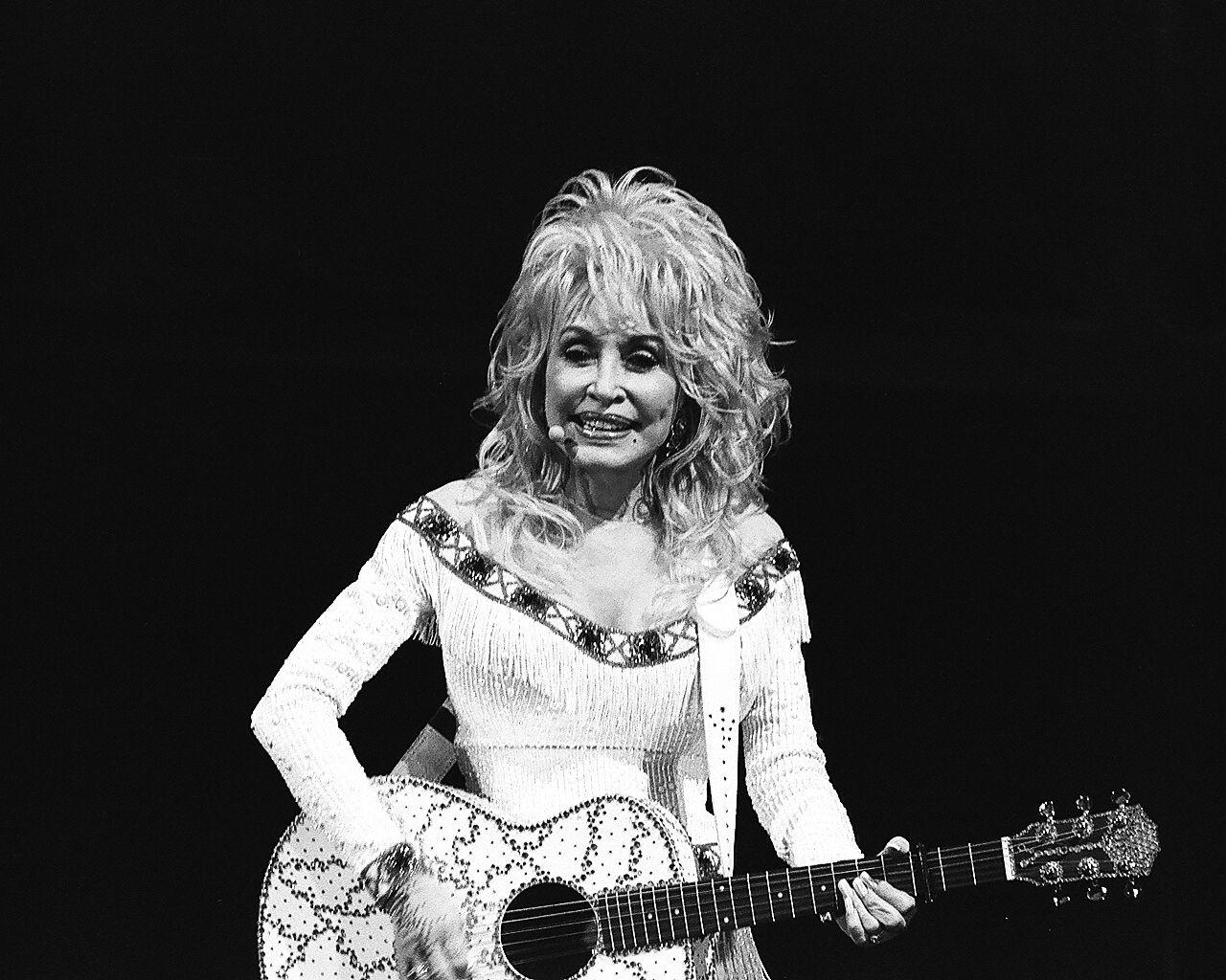 1280x1030 PHOTOS: Dolly Parton, Desktop