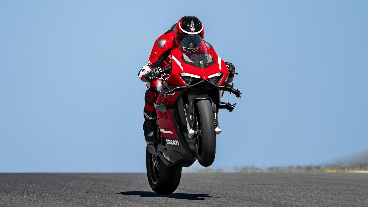 1280x720 Video: Image of the Ducati Superleggera V4 in action, Desktop