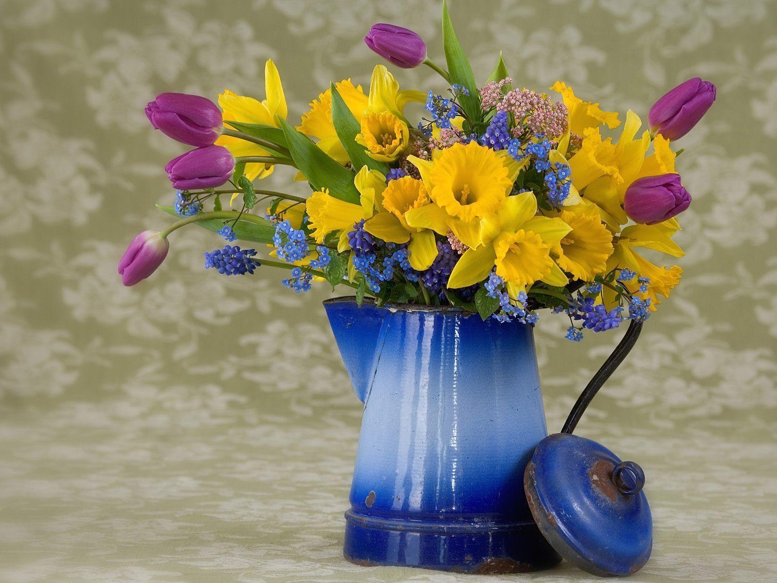 1600x1200 Spring Flower Bouquet Wallpaper, Desktop