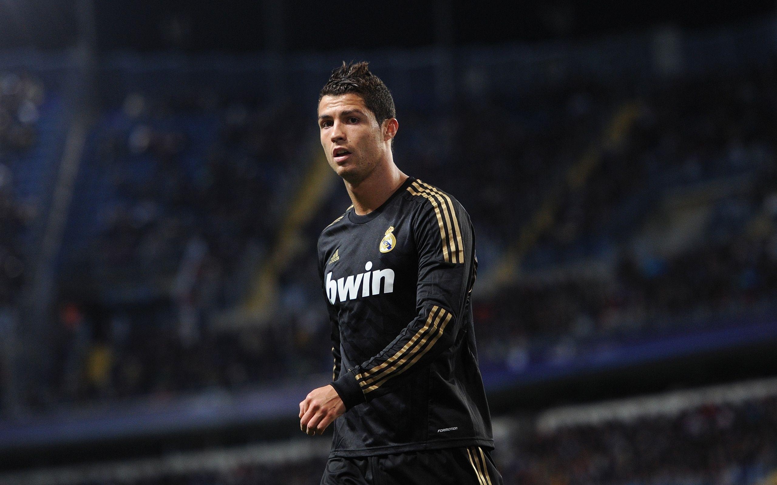 2560x1600 Cristiano Ronaldo Tired in Football Match, Desktop