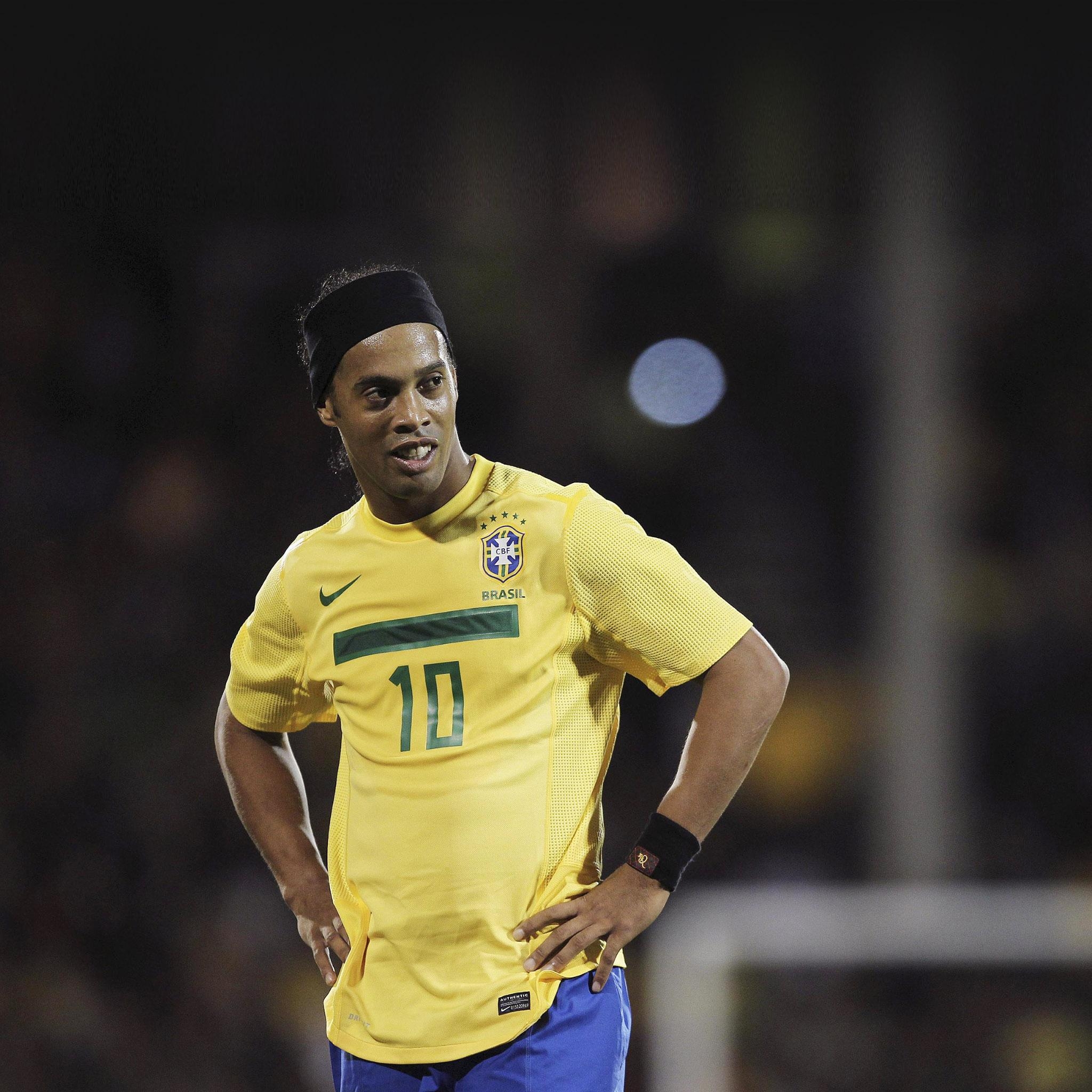 2050x2050 FREEIOS7. Ronaldinho Brazil HD IPhone IPad Wallpaper, Phone