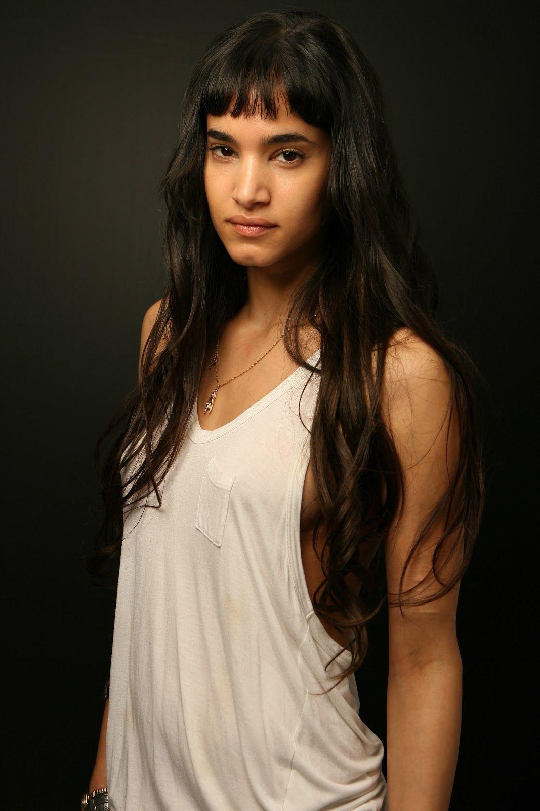 1070x1600 Sofia Boutella wallpaper, Phone