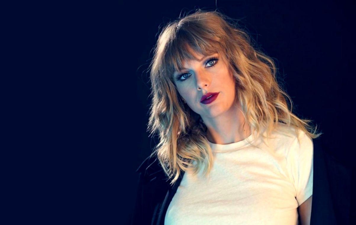 1210x760 Taylor Swift Wallpaper, Desktop