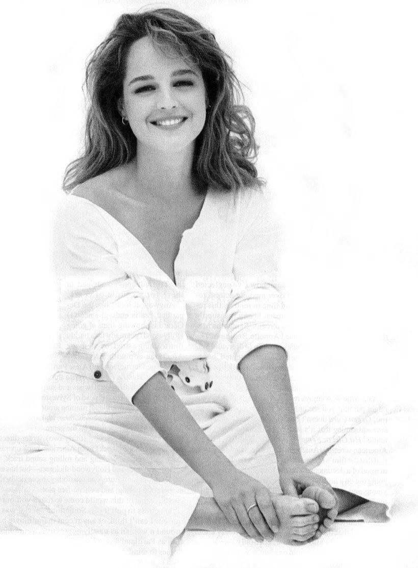 820x1120 Helen Hunt, Phone