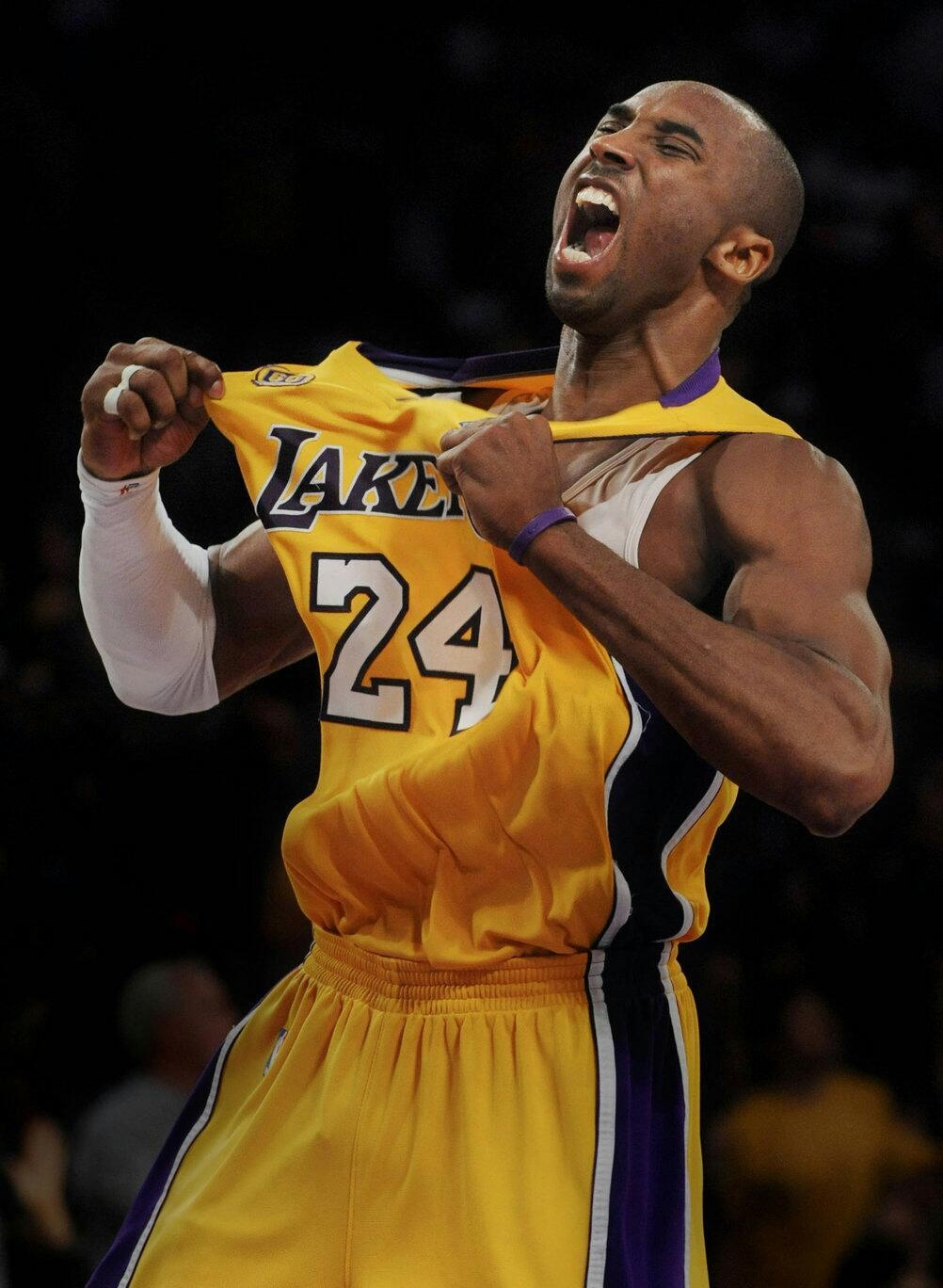 1010x1370 Kobe Bryant Ripping Jersey HD Wallpaper, Phone