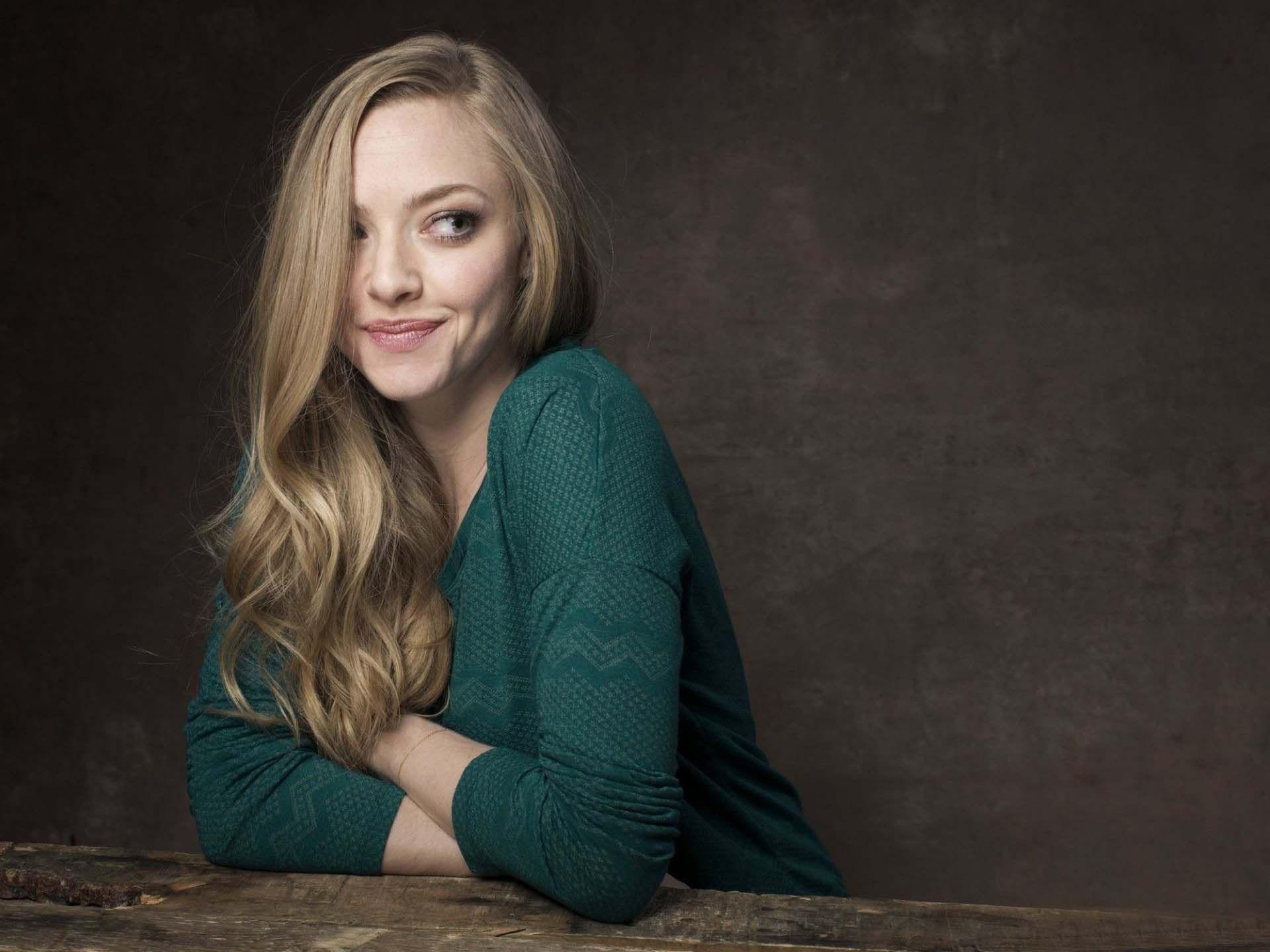 1920x1440 Amanda Seyfried HD wallpaper, Desktop