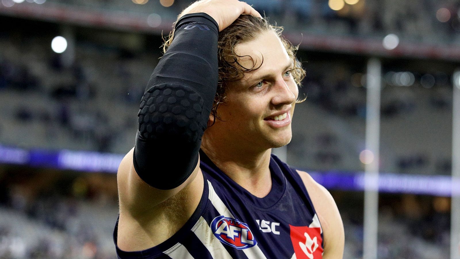 1600x900 AFL: The adorable reason Nat Fyfe is still wearing his elbow, Desktop