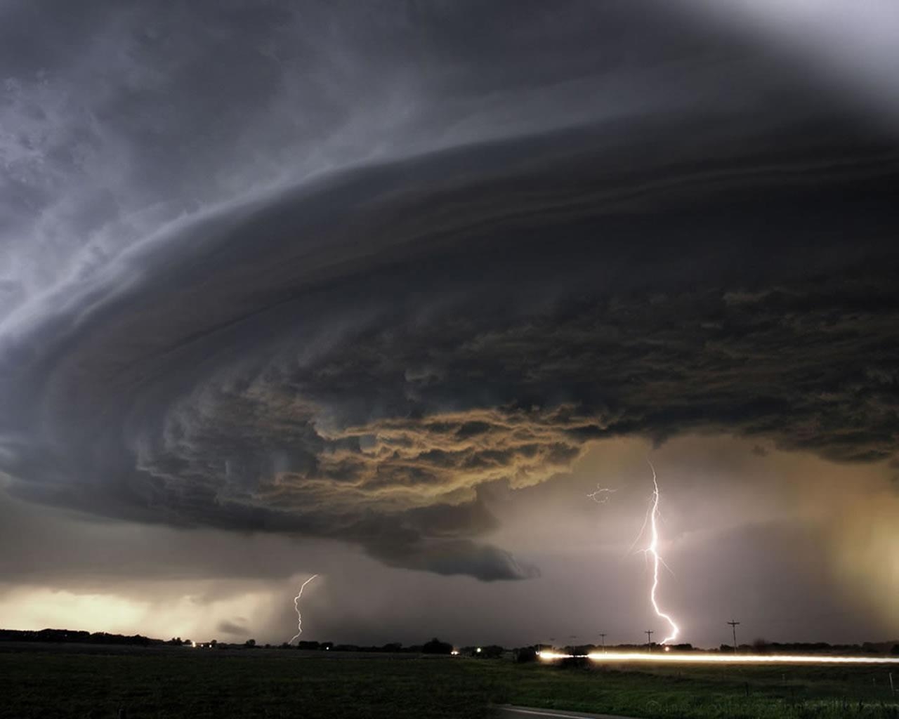 1280x1030 px Supercell 58.71 KB, Desktop