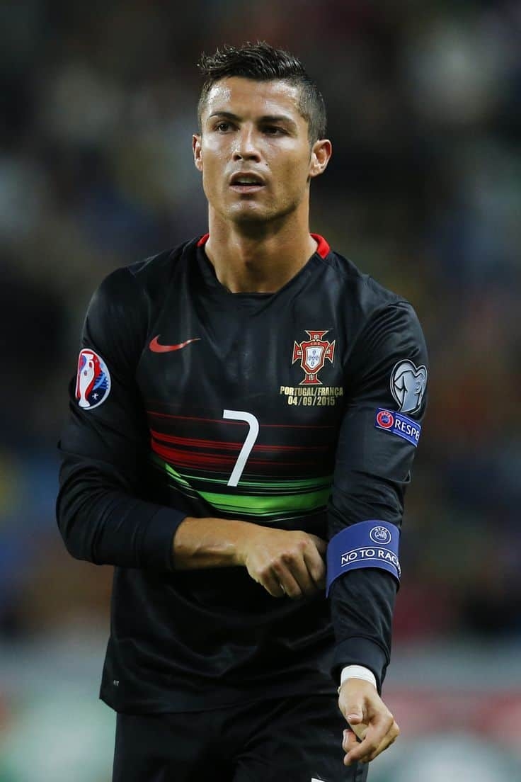 740x1110 Amazing Cristiano Ronaldo Haircut Styles - [2019 Ideas], Phone